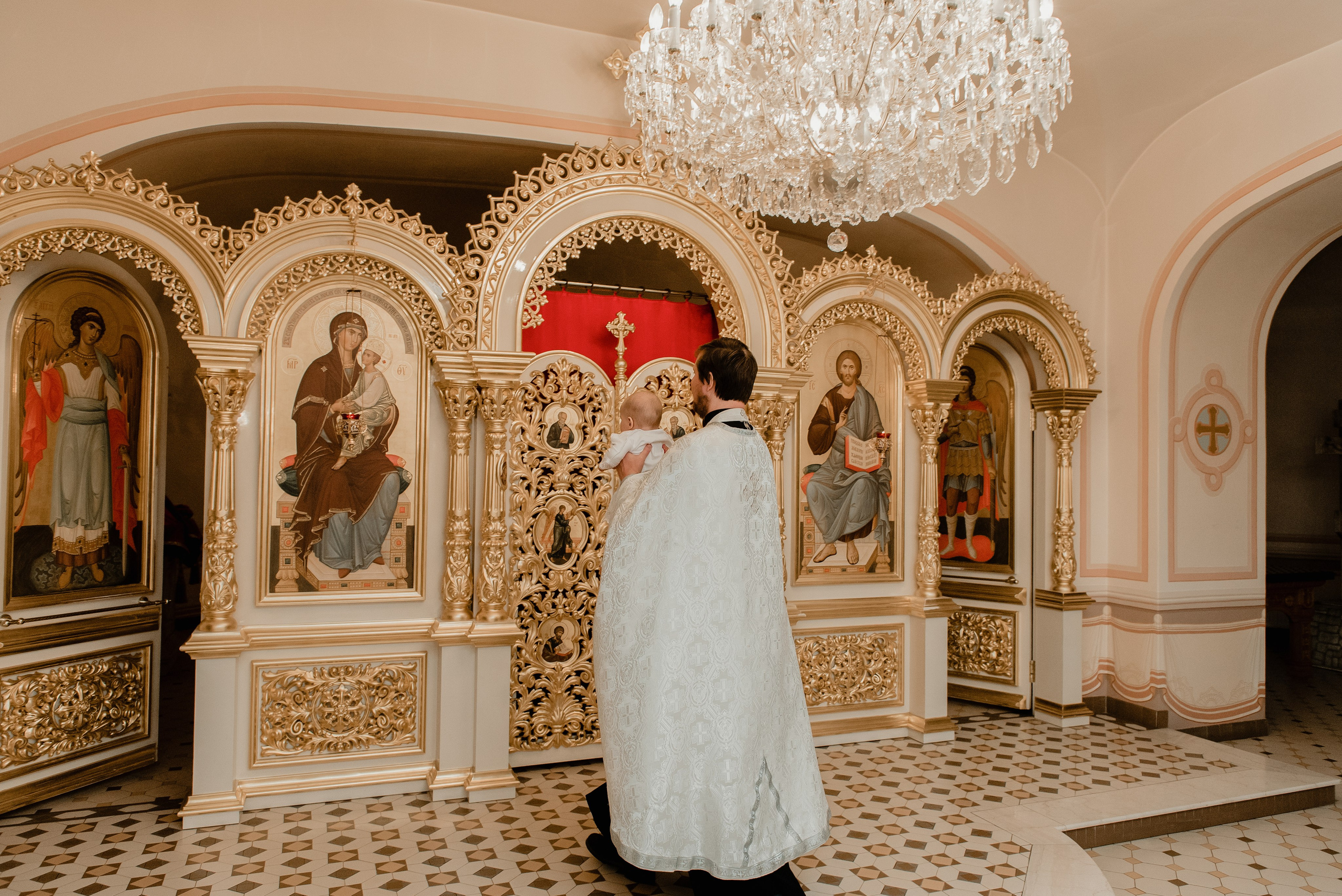 Церковь Иоанна Кронштадтского крестины фотосессия. Фотограф Рязань. Дарья Дмитриева