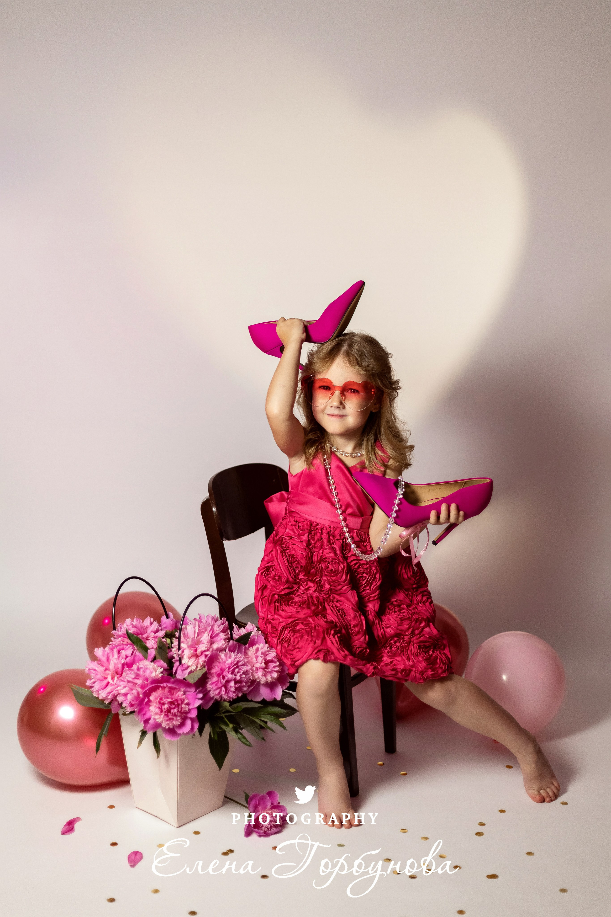 «Модница в розовом» В моей студии. Вероника и Александра. 2024. Фотограф Пермь. Свадьбы. Семья и дети, школа, д. сад. Фотокниги
