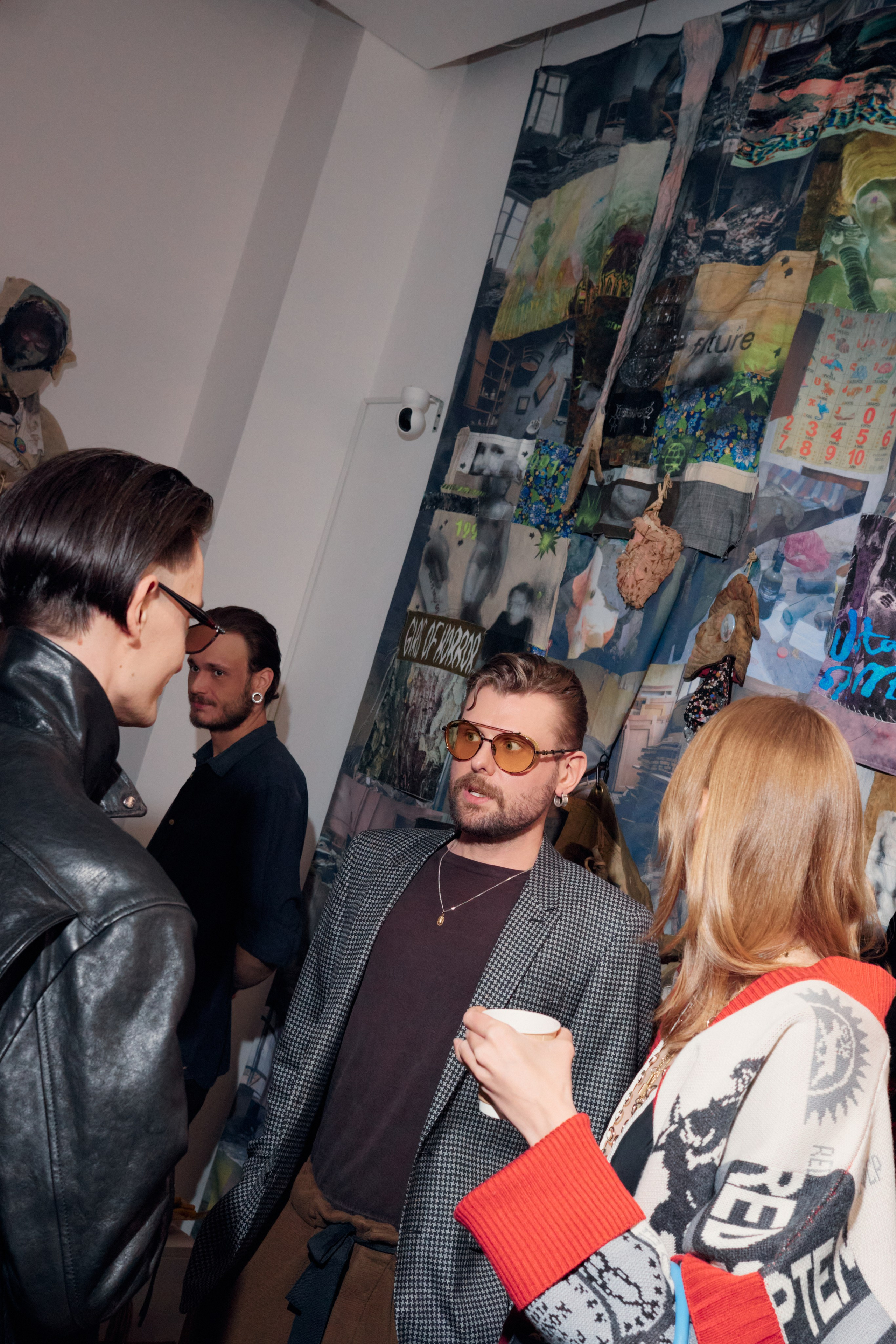 ПИФ-ПАФ Супершоп | вернисаж выставки SOBO GALLERY х ПИФ-ПАФ. Фотограф Михаил Николаев