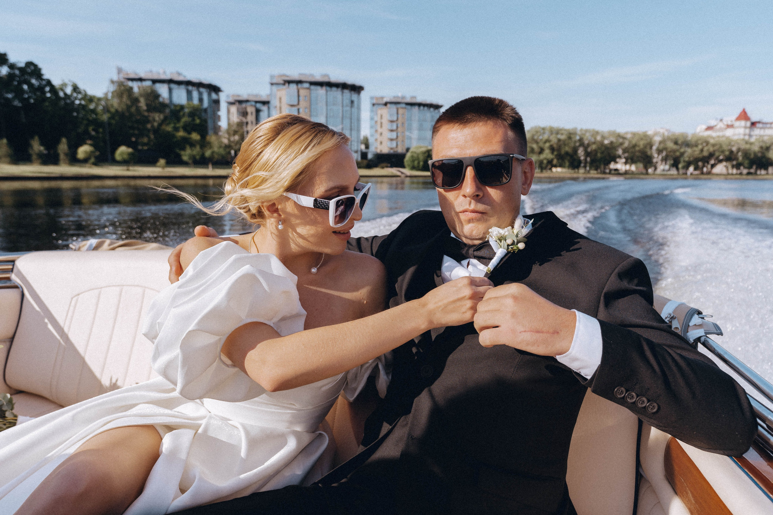 СВАДЕНБНАЯ СЬЕМКА НА КАТЕРЕ ПО КАНАЛАМ САНКТ-ПЕТЕРБУРГА И В АКВАТОРИИ НЕВЫ. Профессиональный фотограф, Санкт-Петербург — Виктория Богомолова