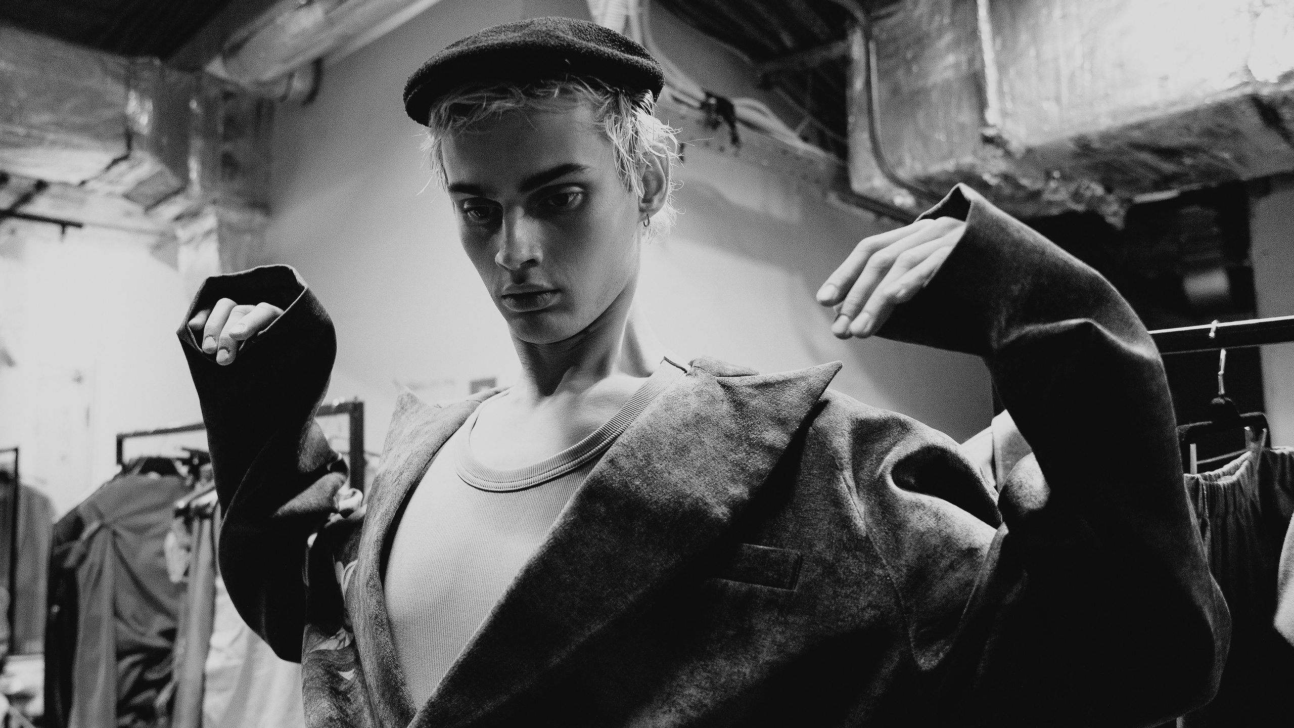 Бекстейдж показа «Новые Имена» собака.ru|ДЛТ. Портретный и репортажный фотограф в Санкт-Петербурге