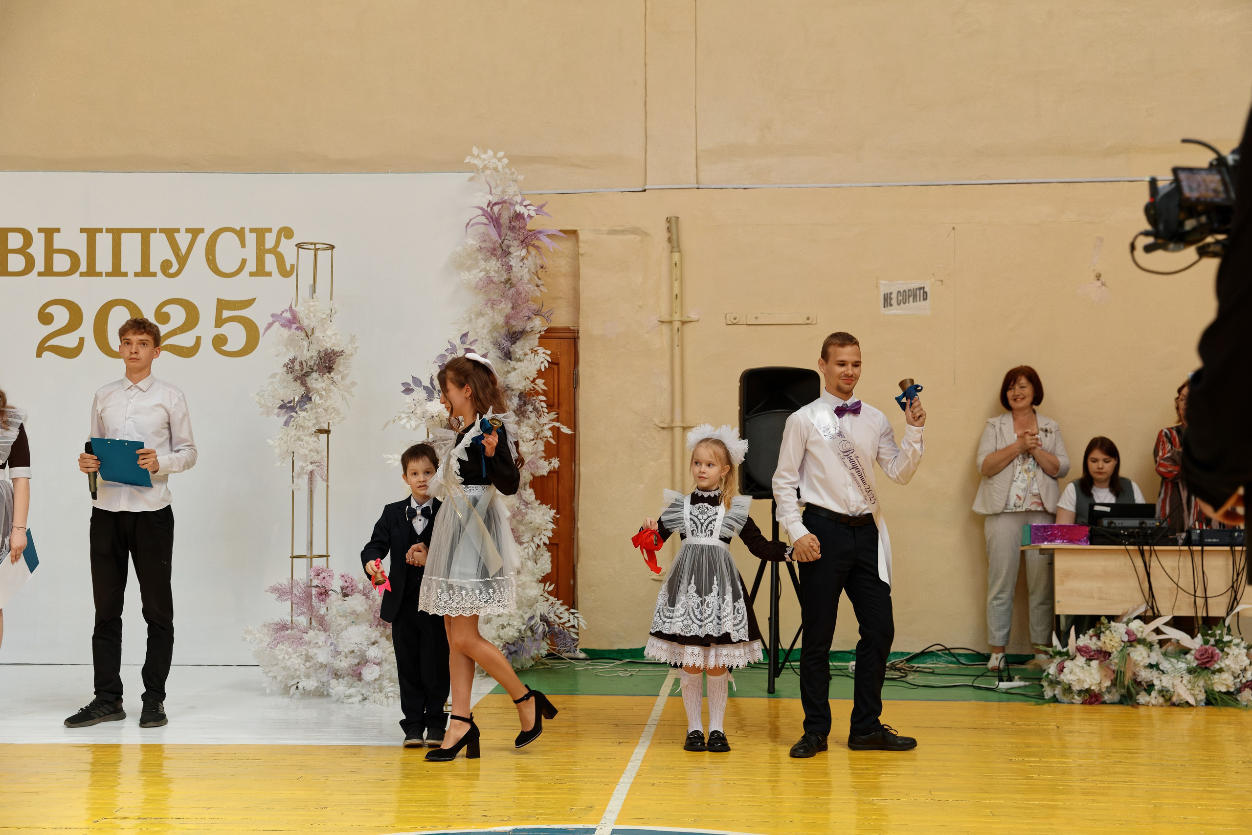 Последний звонок Школа № 42. Семейный фотограф — Макс Белогрудов