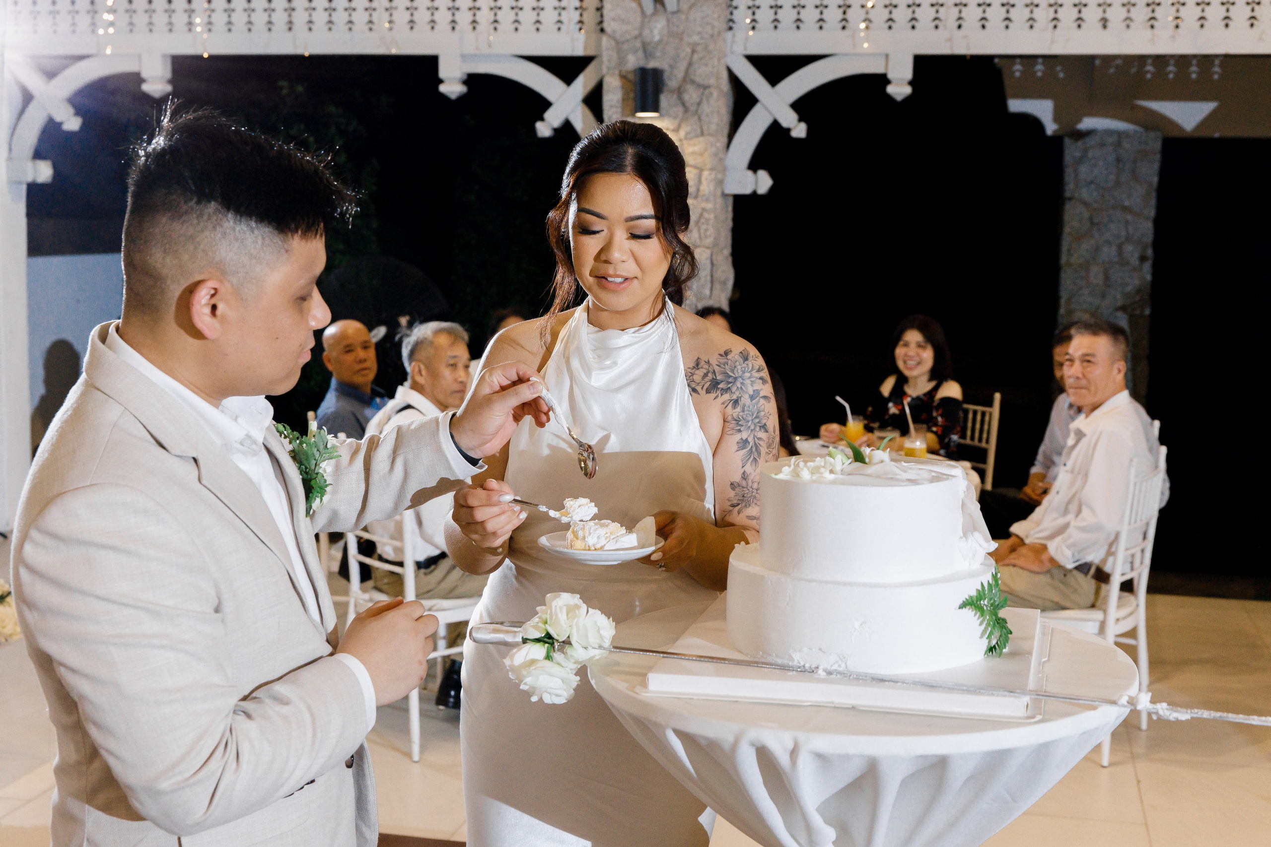 Wedding in Phuket at the Thavorn Hotel. Photographer in Phuket. Photographer Thailand