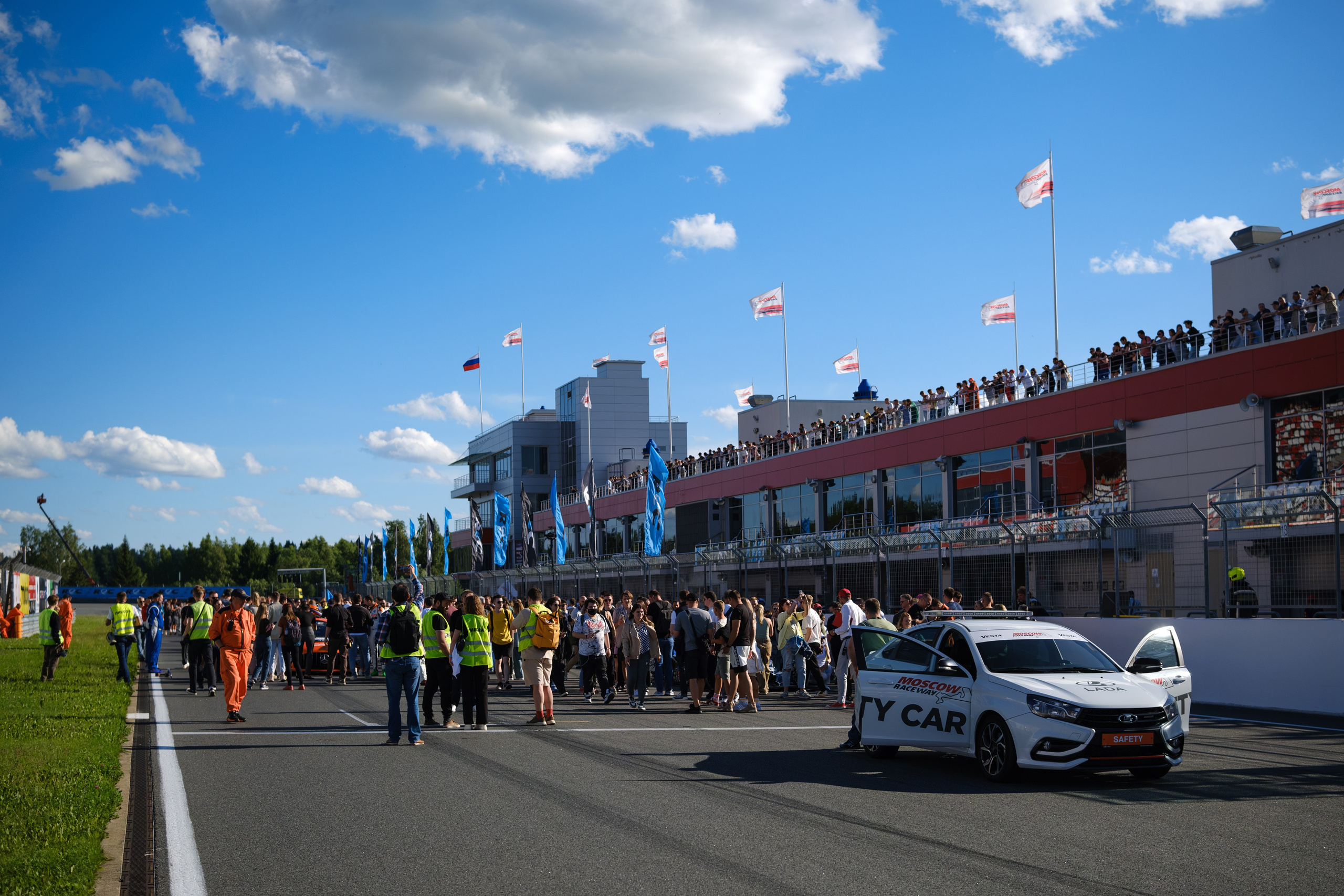Российская серия гонок на выносливость. Авто и мотоспорт — фотограф Антон Медведев iCoguar