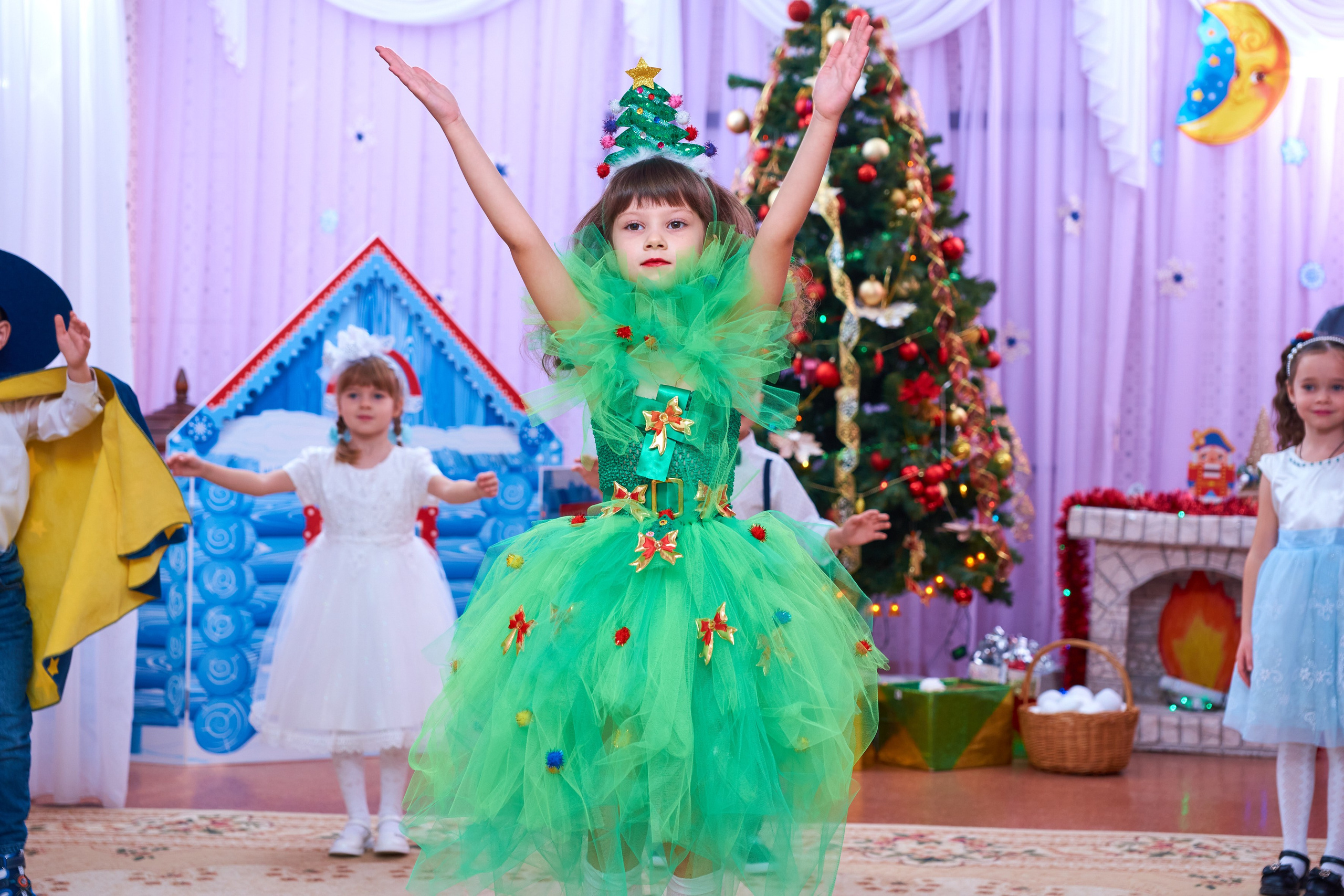 Новогодние утренники. Childrenfoto.ru