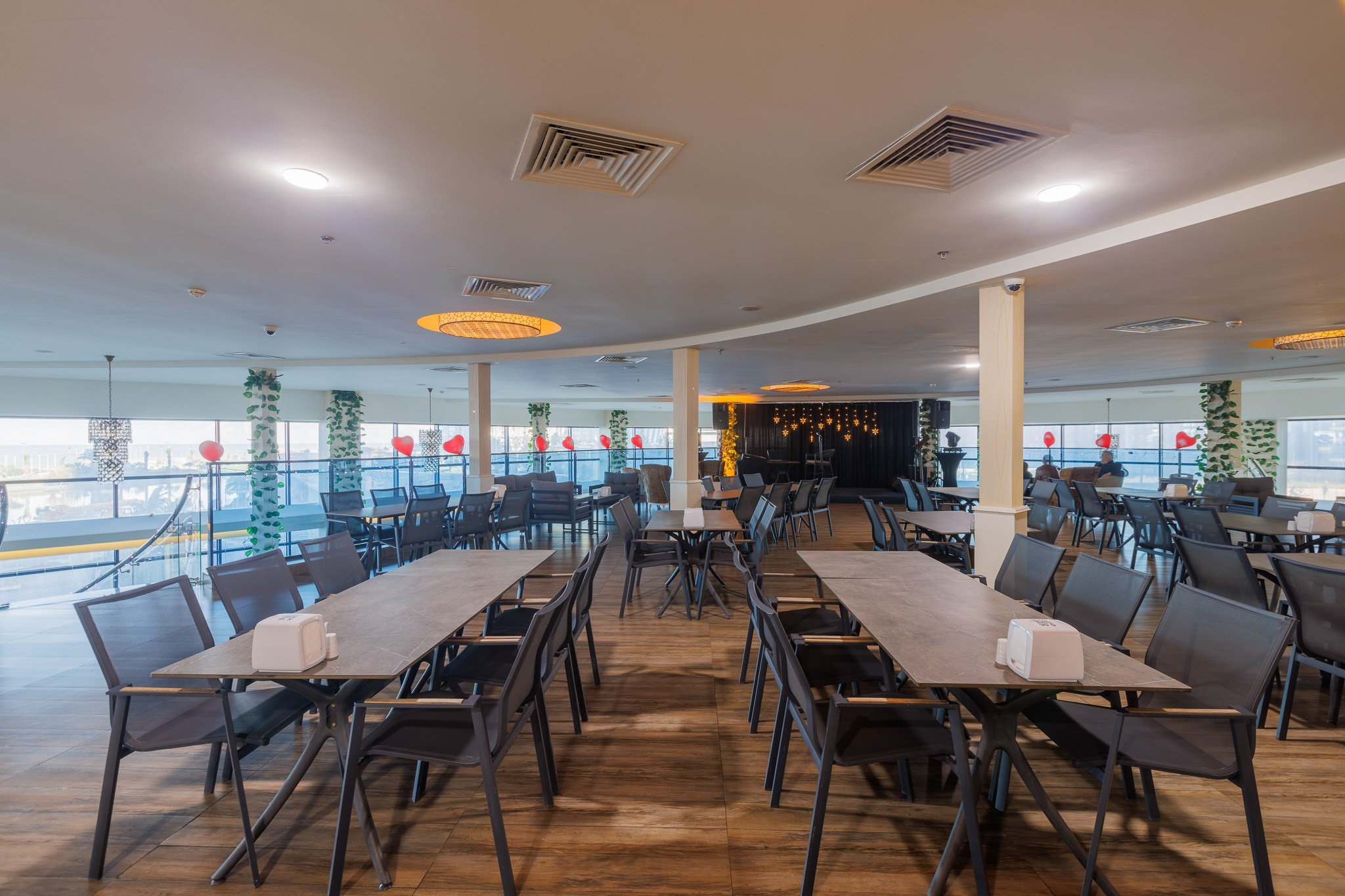 SKY TOWER (METRO CITY). Режиссёр, клипмейкер, фотограф — Андрей Охота