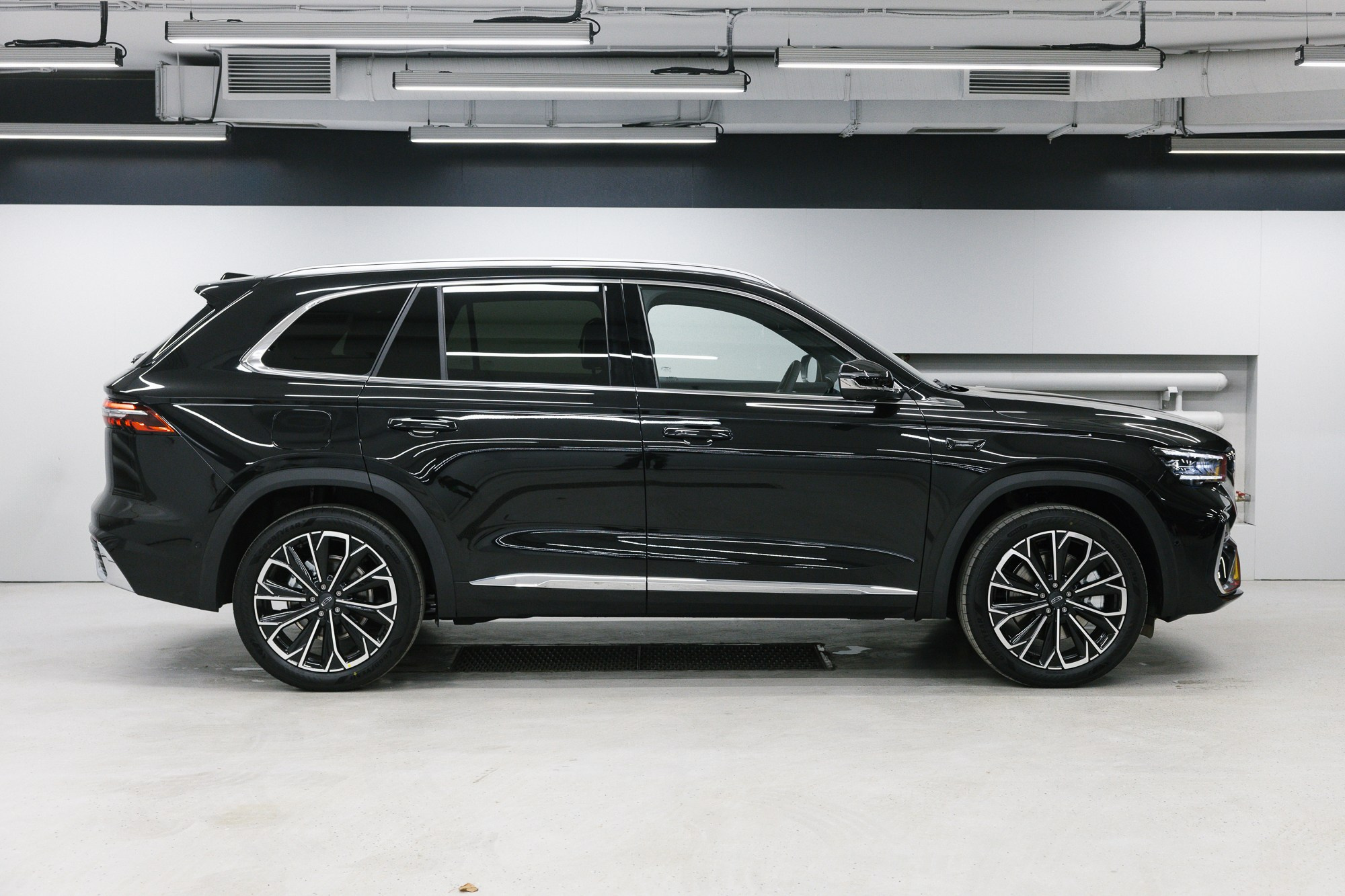 Geely Monjaro 2.0 4WD AT (238 л. с.). Автосалон «Х-Авто»