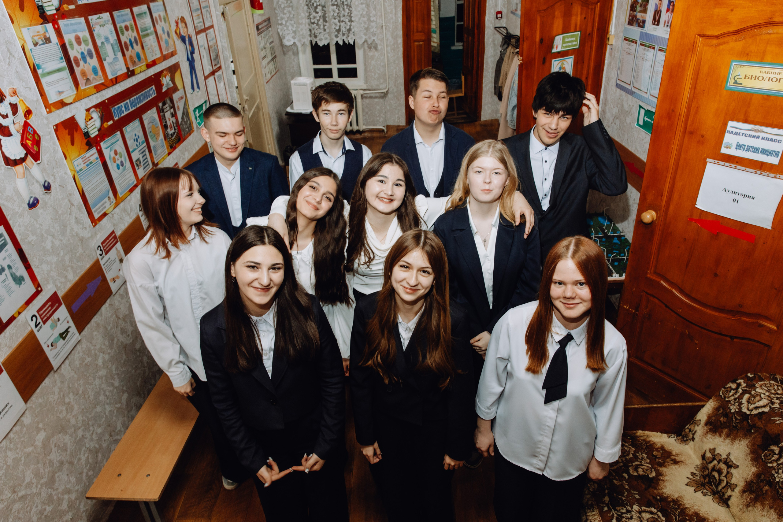 Школьные альбомы в Чернянке. Фотограф Максим Никонов