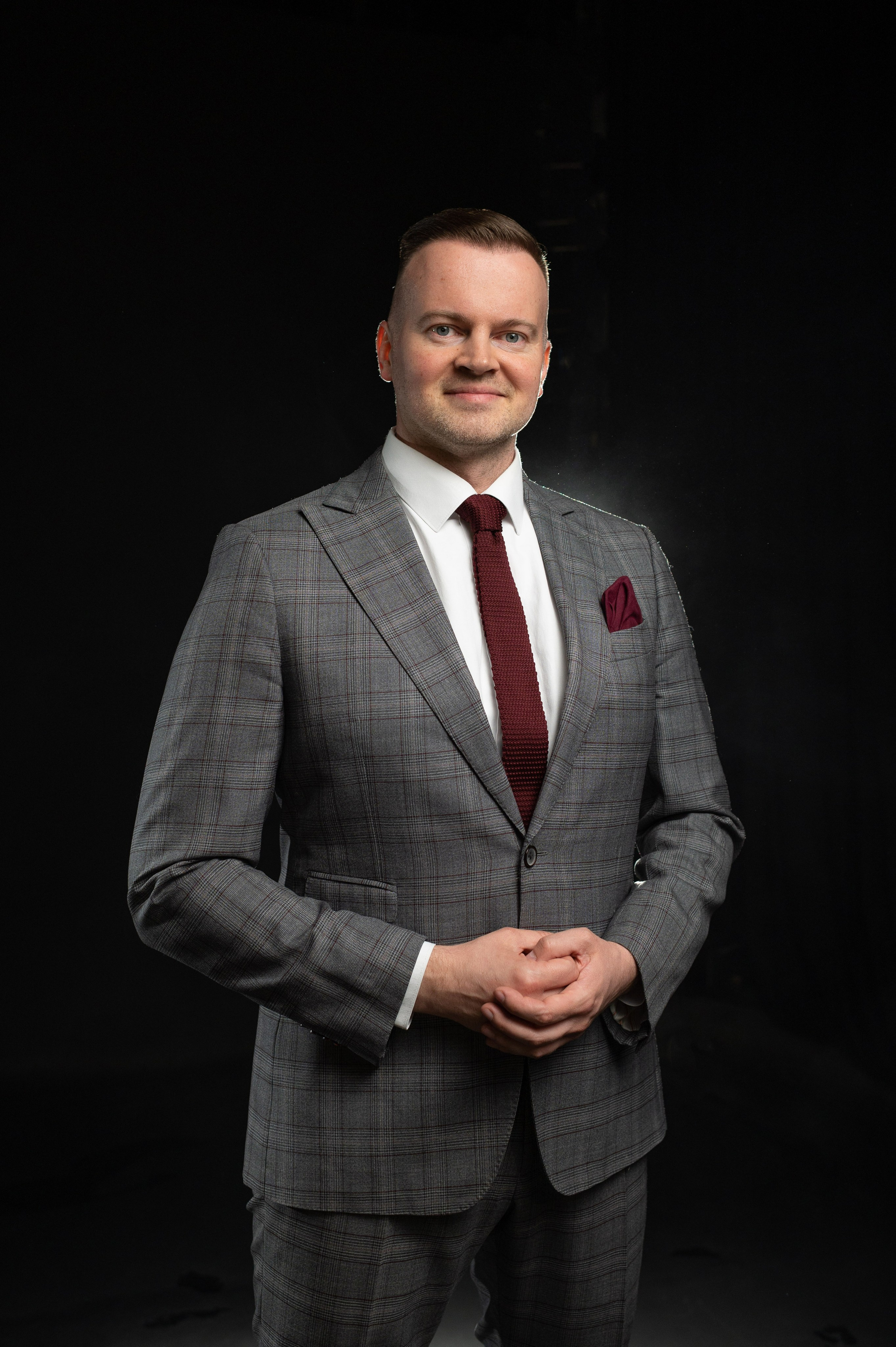 Ты можешь быть разным: деловой или взрывной. Портретный, семейный и свадебный фотограф в Санкт-Петербурге и в Пушкине Ширяев Денис