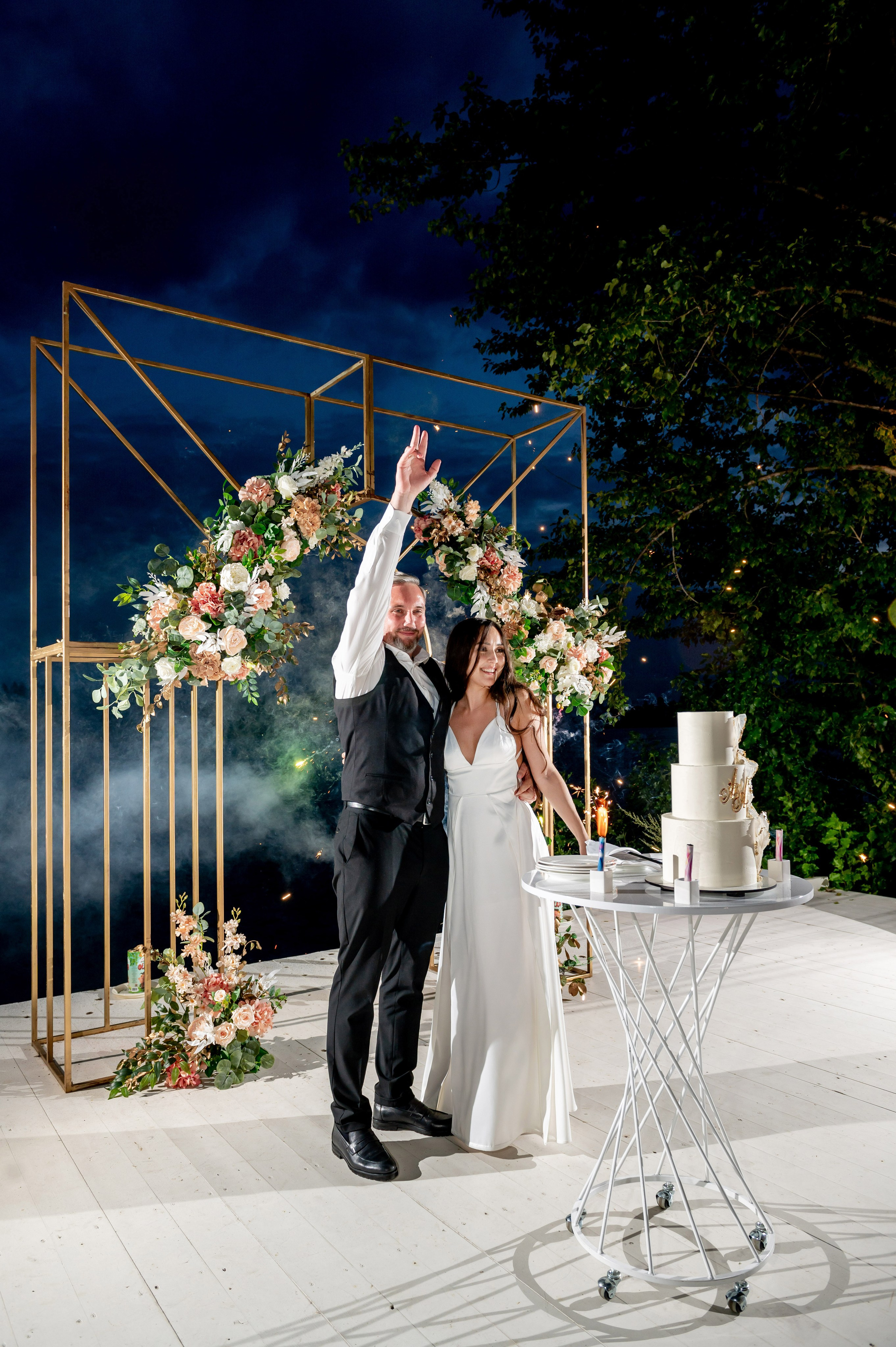 Классическая свадебная фотосессия Аины и Антона по самым красивым местам для свадебной прогулки в Санкт-Петербурге. Портретный, семейный и свадебный фотограф в Санкт-Петербурге и в Пушкине Ширяев Денис