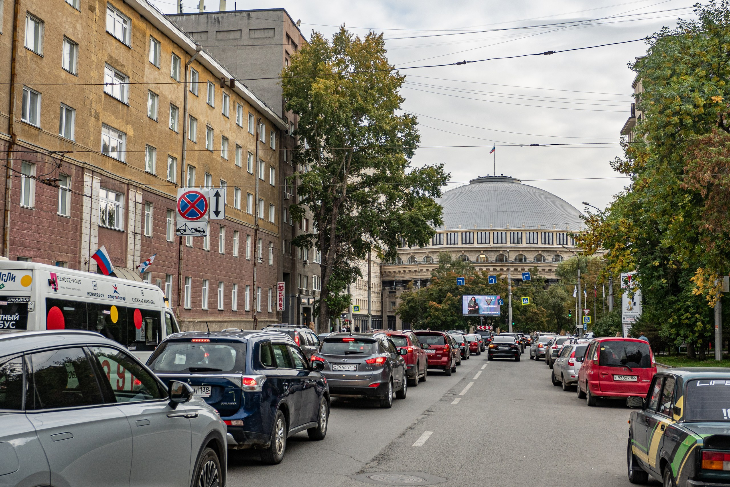 36 видов Театра оперы и балета. Фотограф Алексей Школдин. Новосибирск