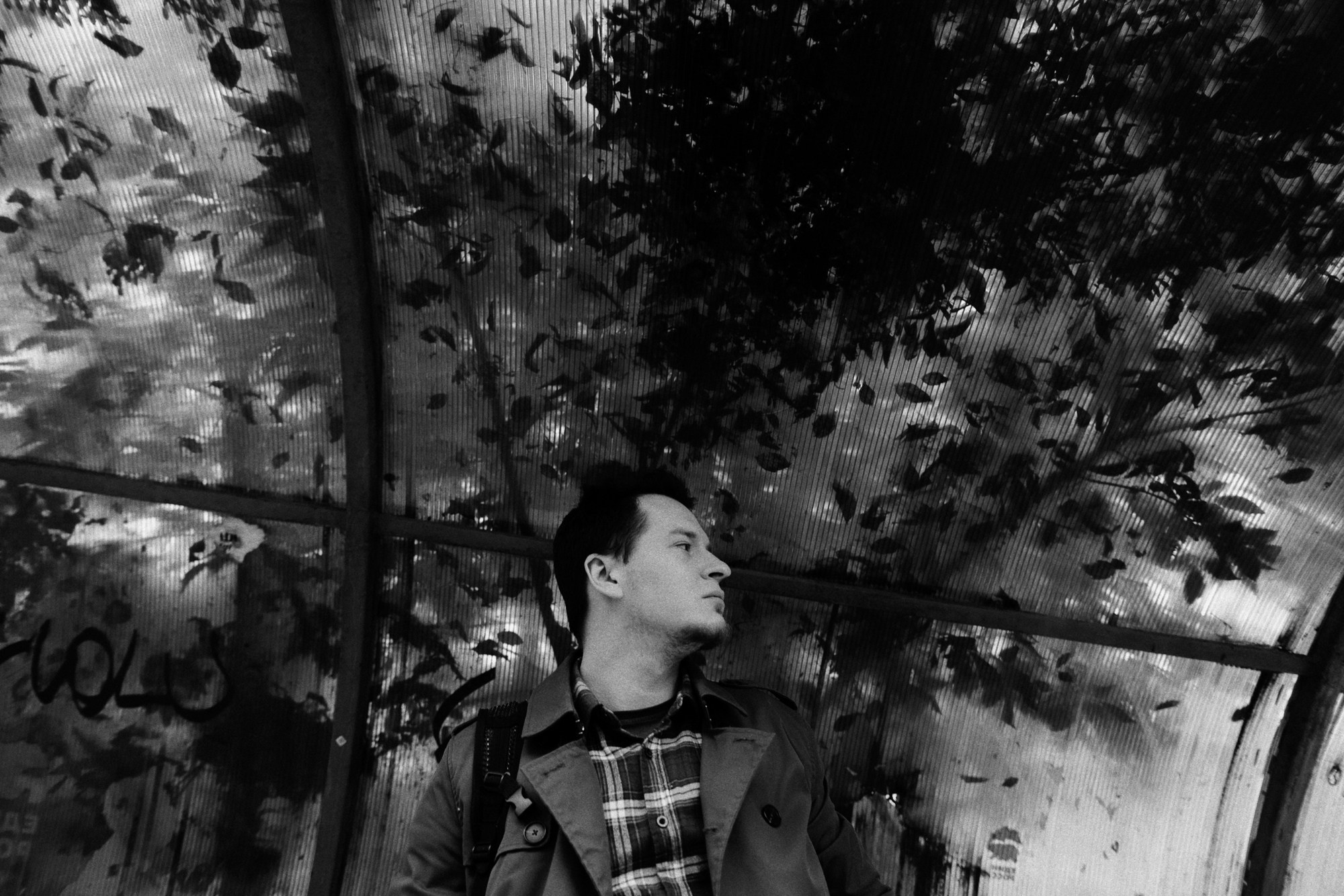 Фотограф Тюмень Дарья Мустафина — Мужская фотосессия на улицах Тюмени. Портретный фотограф Тюмень Дарья Мустафина