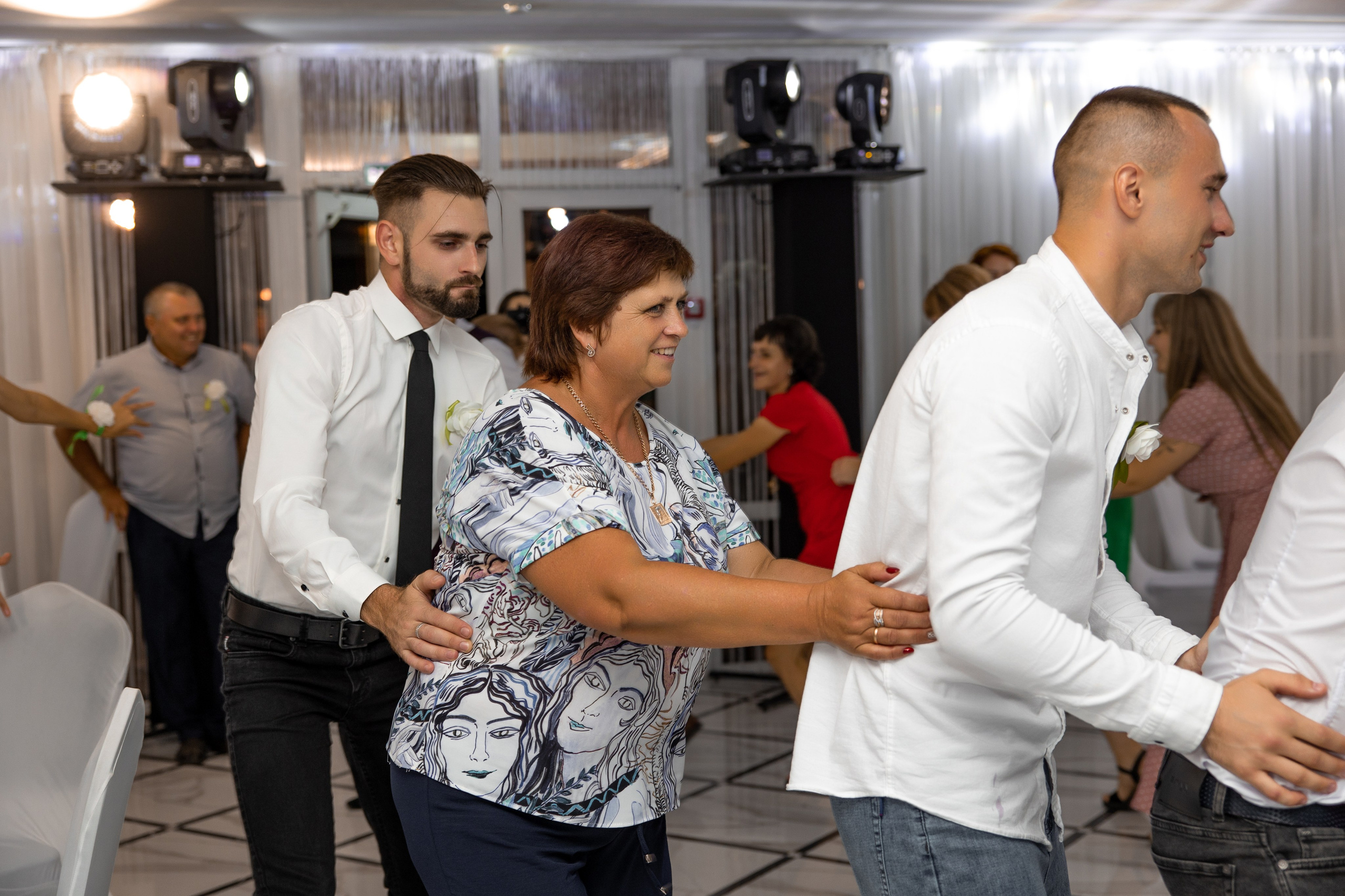 Виталий и Софья. Видеосьемка, фотосьемка свадеб, юбилеев, утренников в Краснодарском кр