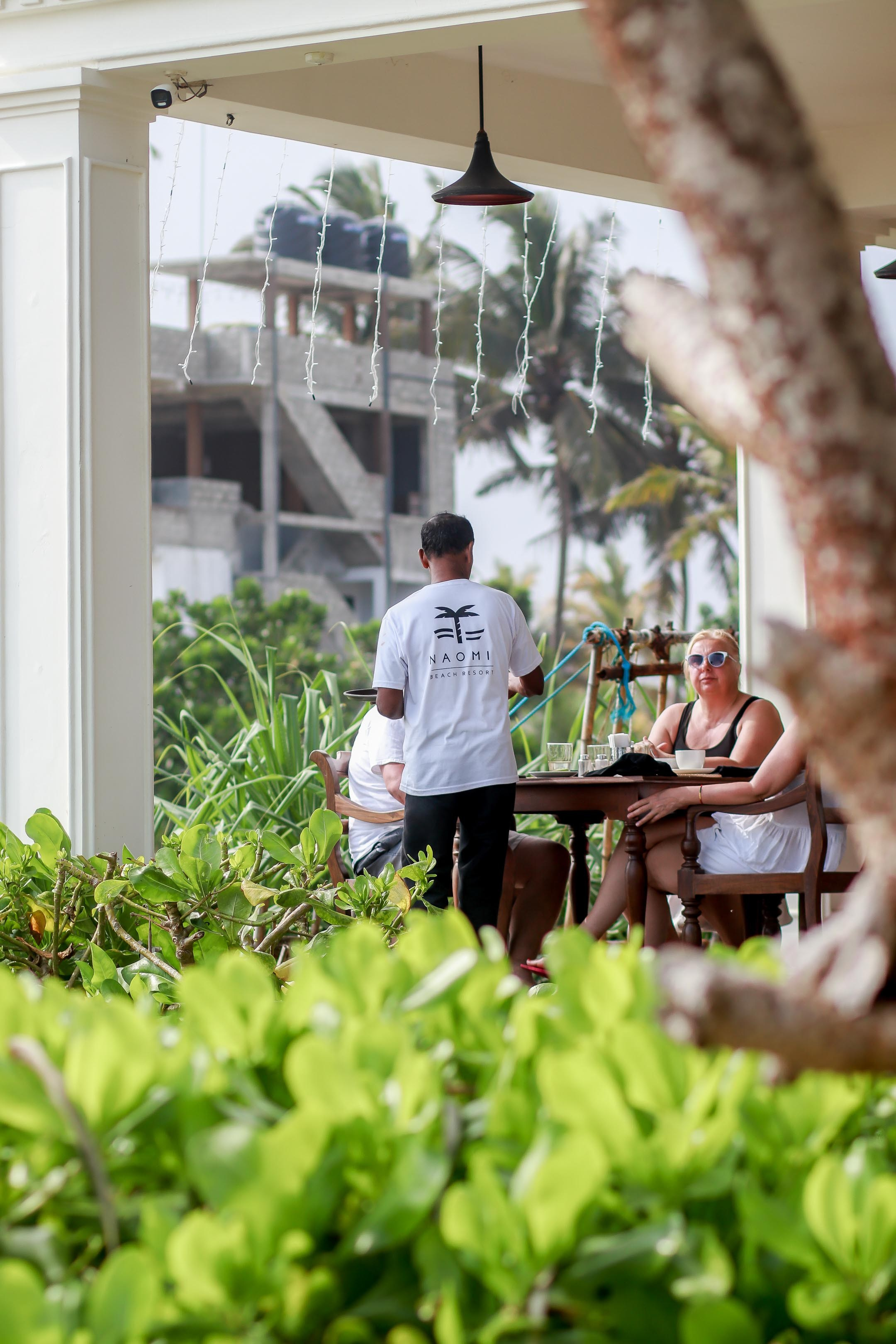 Отель и ресторан район Мидигама. Фотограф на Шри-Ланке