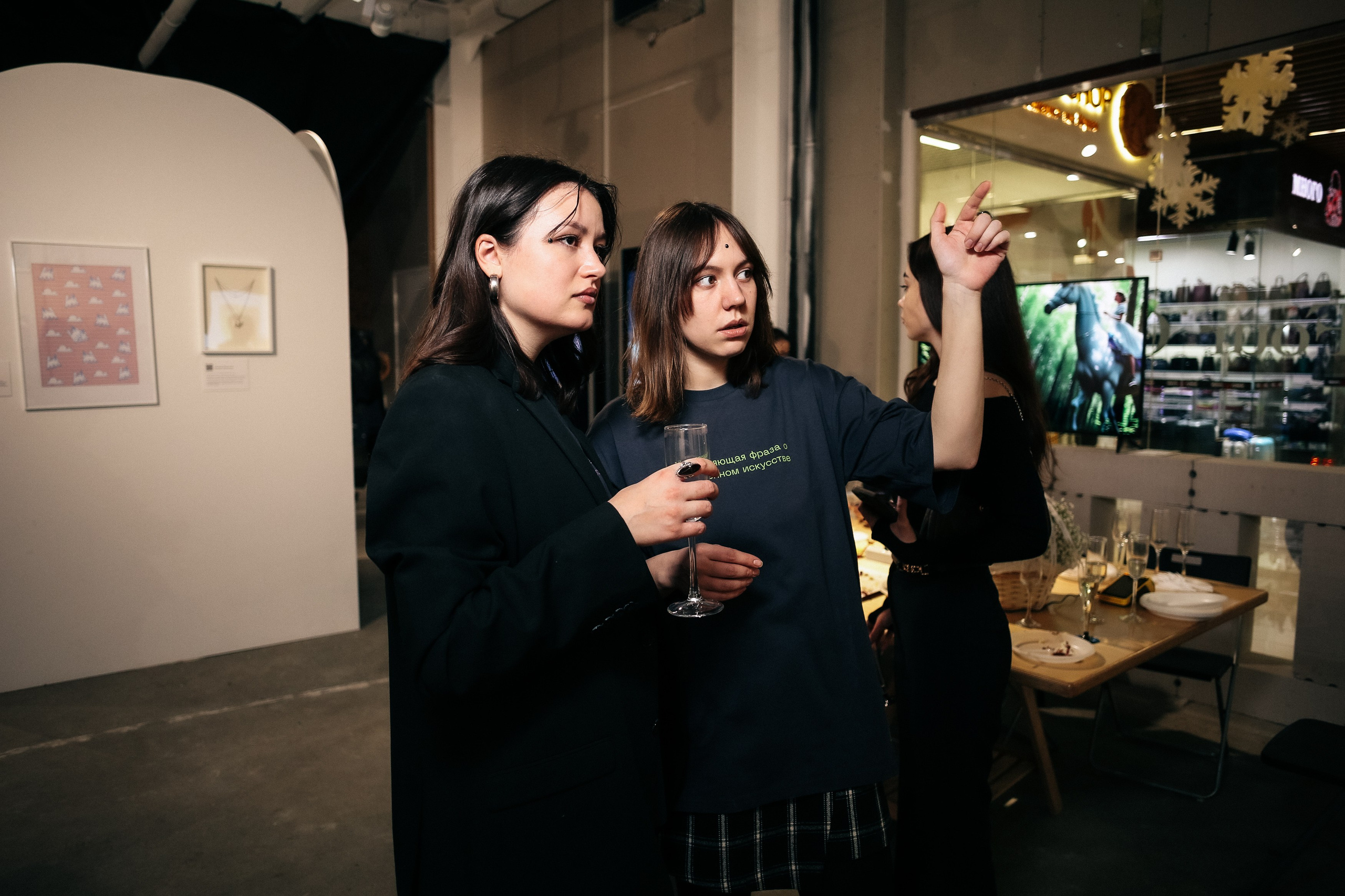 Фотосъёмка галереи. Портретный и репортажный фотограф. Мыльников Илья