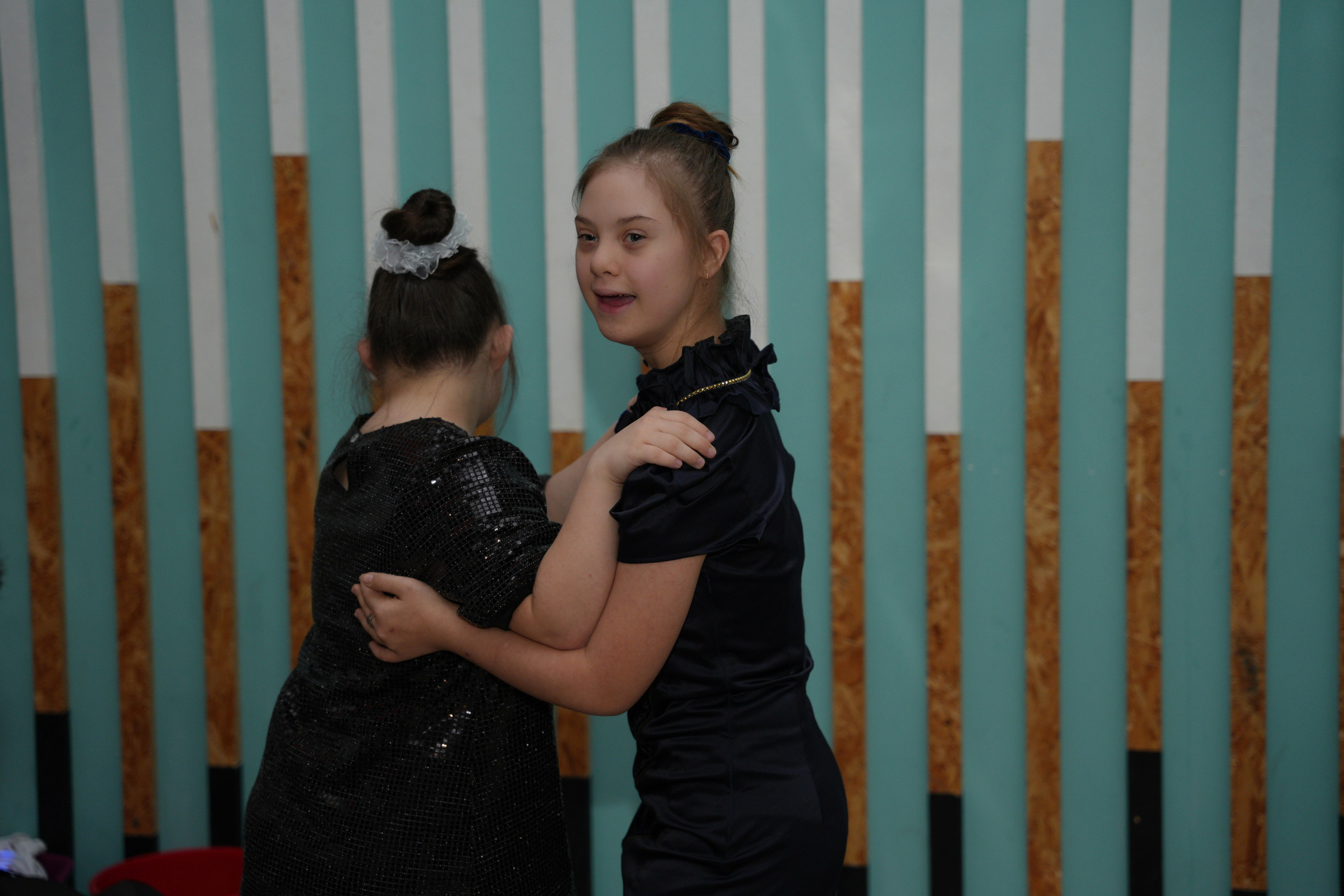 Социально —благотворительная акция «Ты в этом мире не один», посвященная Международному дню инвалидов. ВЫПУСКНЫЕ АЛЬБОМЫ, Школьный фотограф, семейный и свадебный в Саратове и области Ольга Плаксина