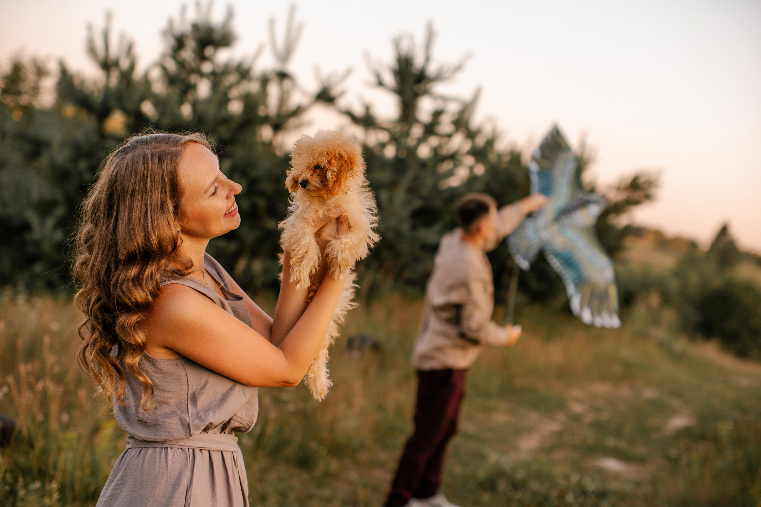 Фотосессия большой семьи в поле