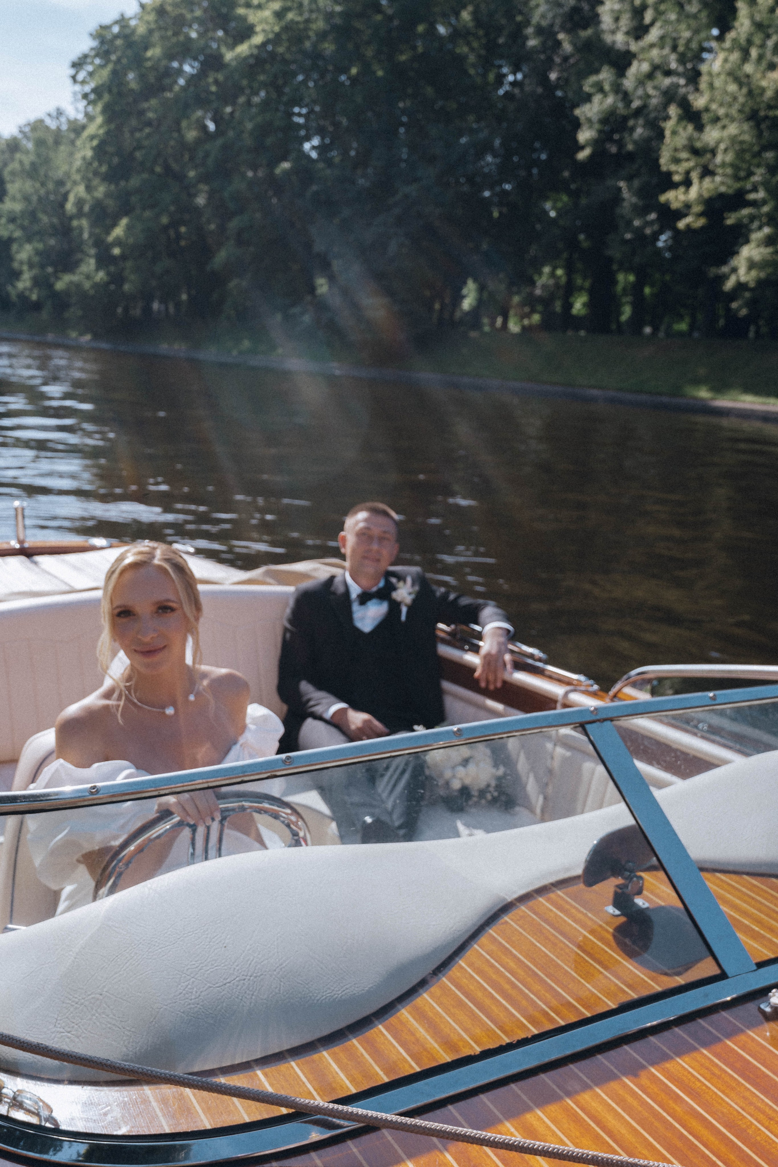 СВАДЕНБНАЯ СЬЕМКА НА КАТЕРЕ ПО КАНАЛАМ САНКТ-ПЕТЕРБУРГА И В АКВАТОРИИ НЕВЫ. Профессиональный фотограф, Санкт-Петербург — Виктория Богомолова