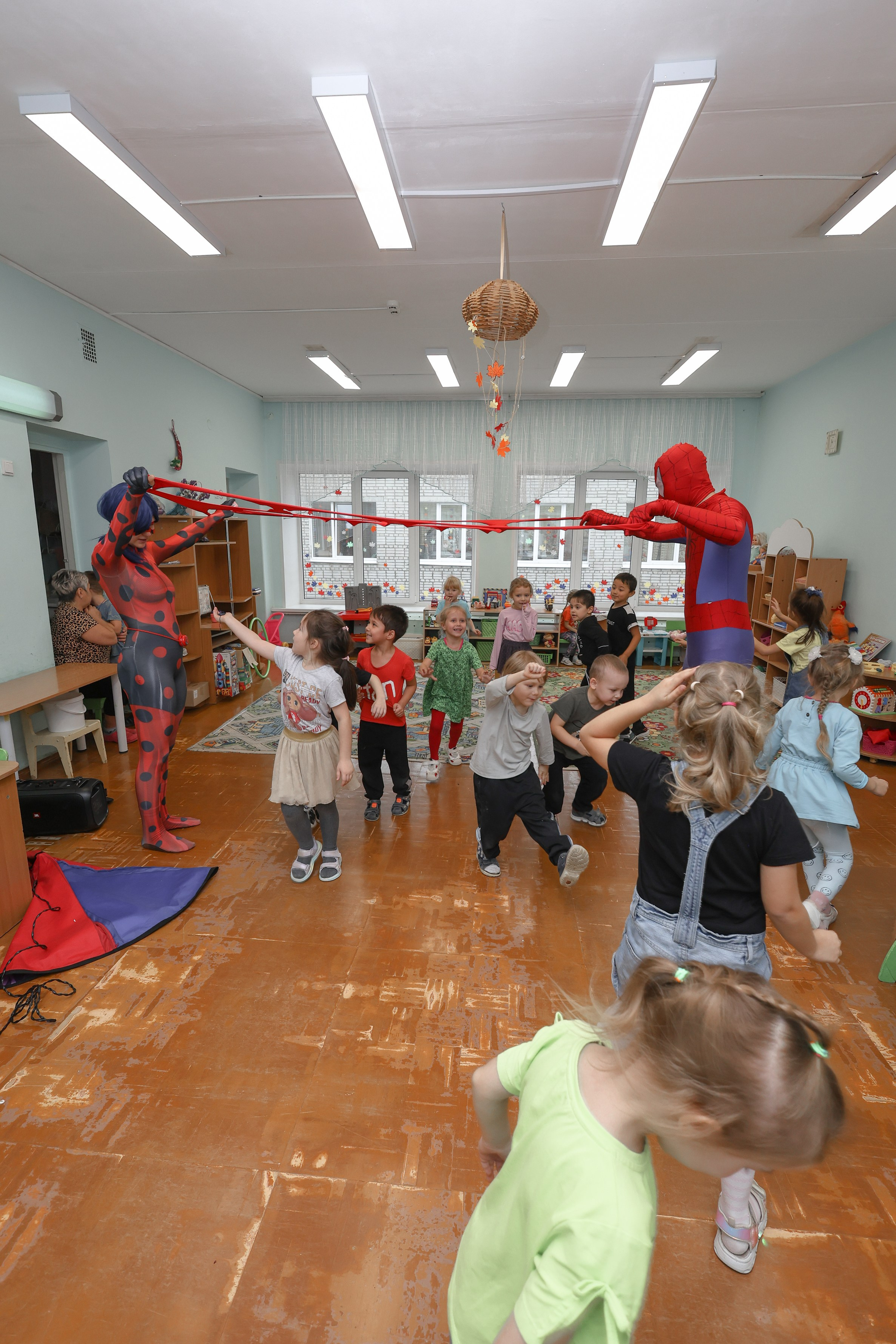 Детский день рождения с Человеком-пауком и Леди Баг