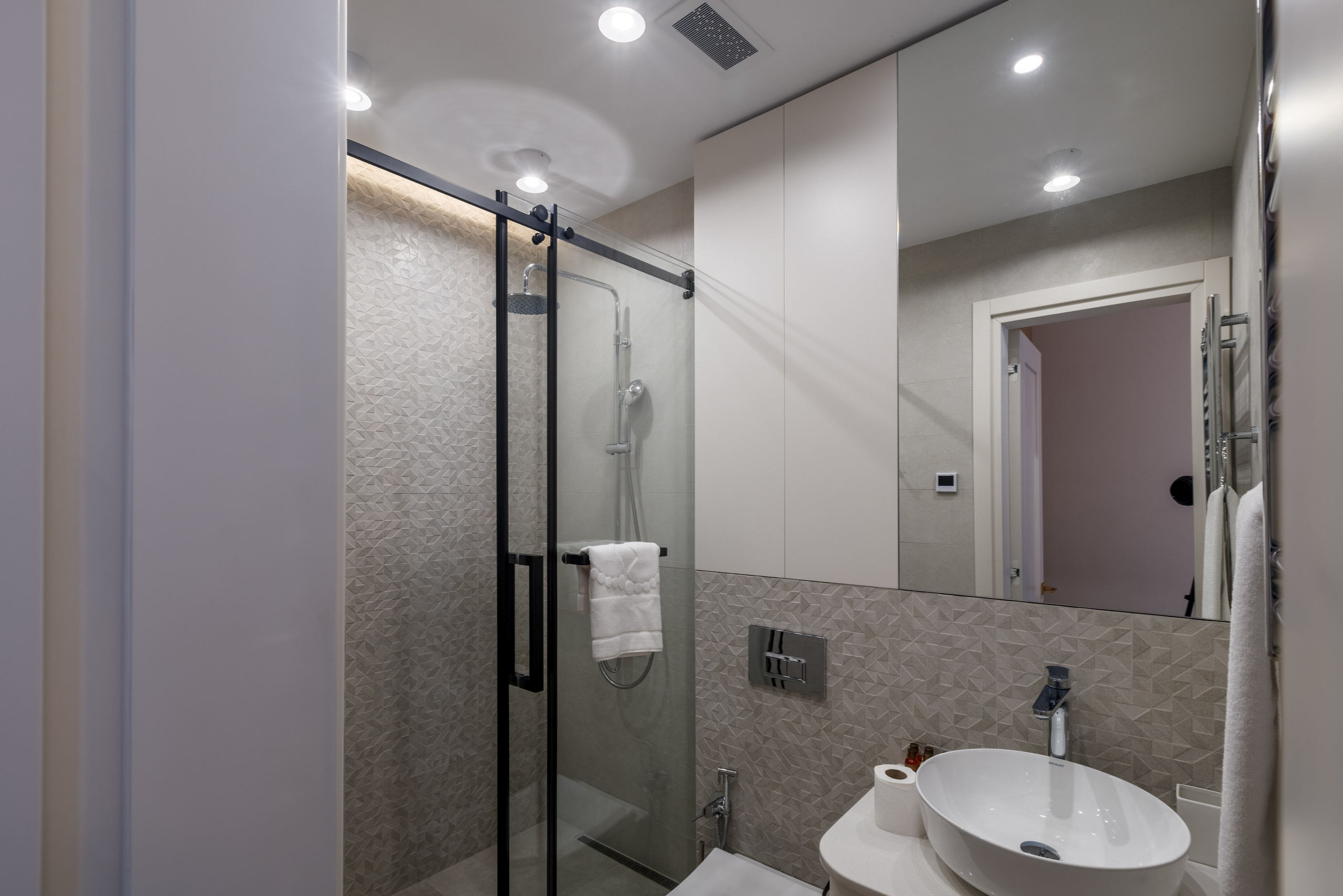 BELLEVUE RESIDENCE by HILTON. Режиссёр, клипмейкер, фотограф — Андрей Охота