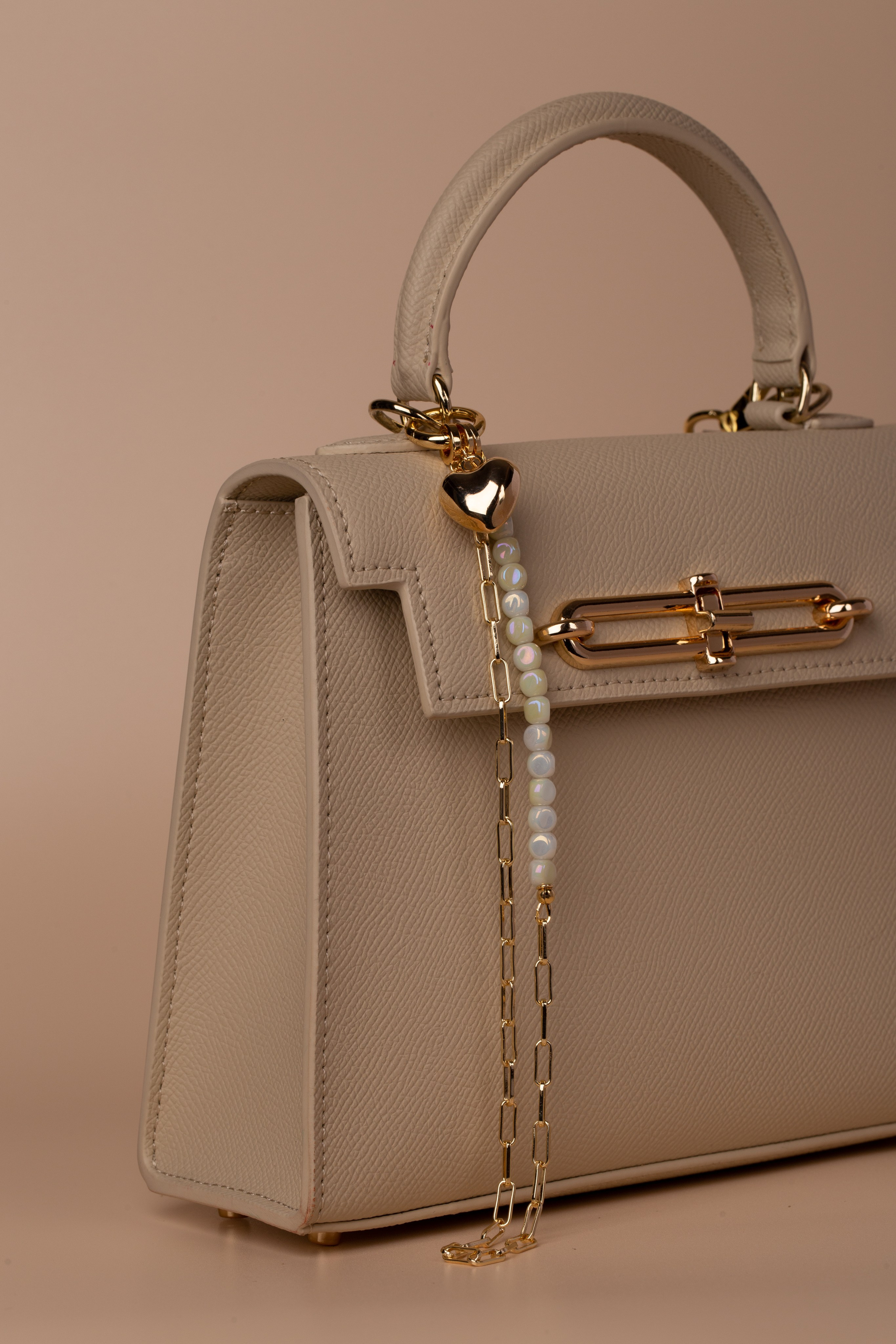 Съемка украшений для Виктории Лиос. Предметный и фудфотограф в Сочи Дарина Погодаева