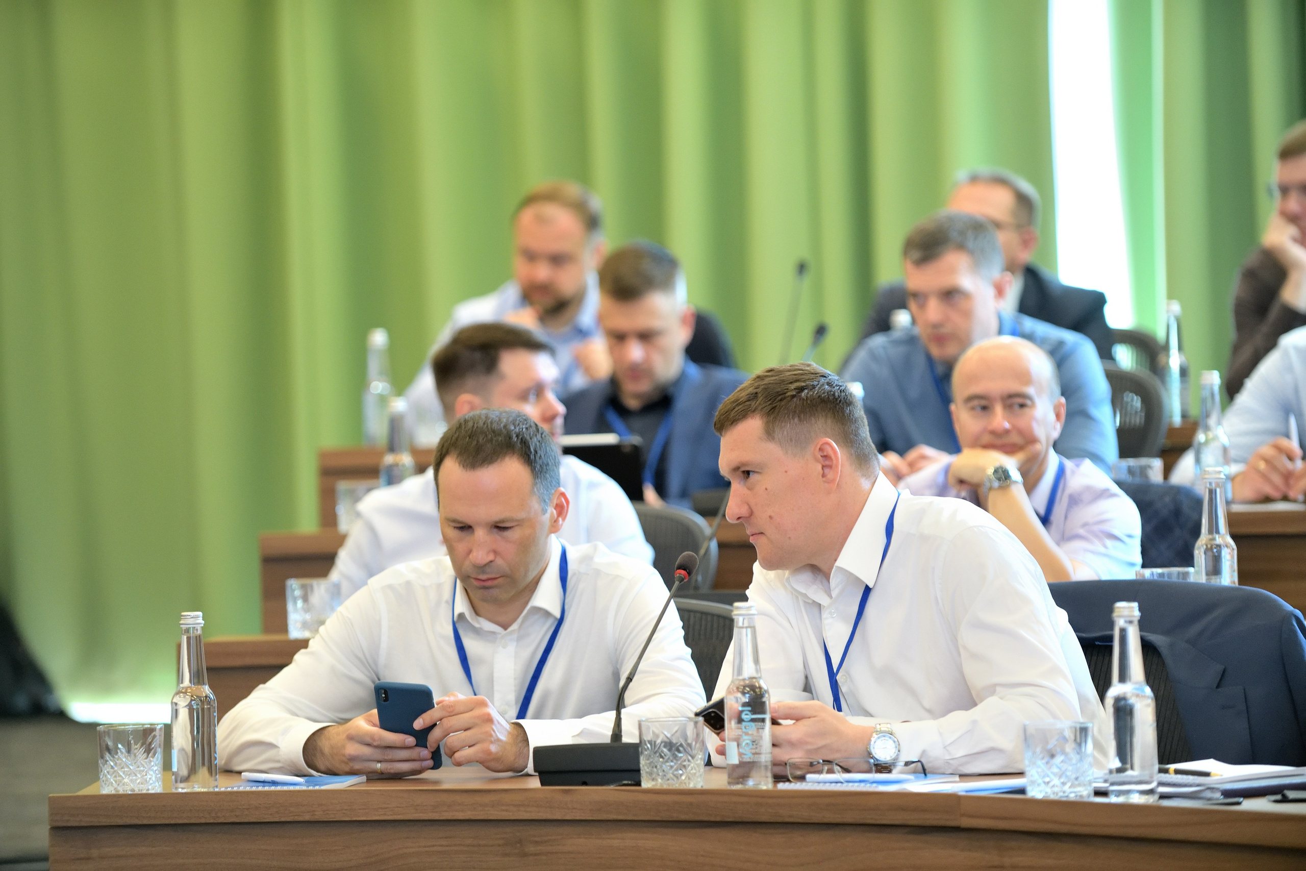 "Заседание нефтяников".