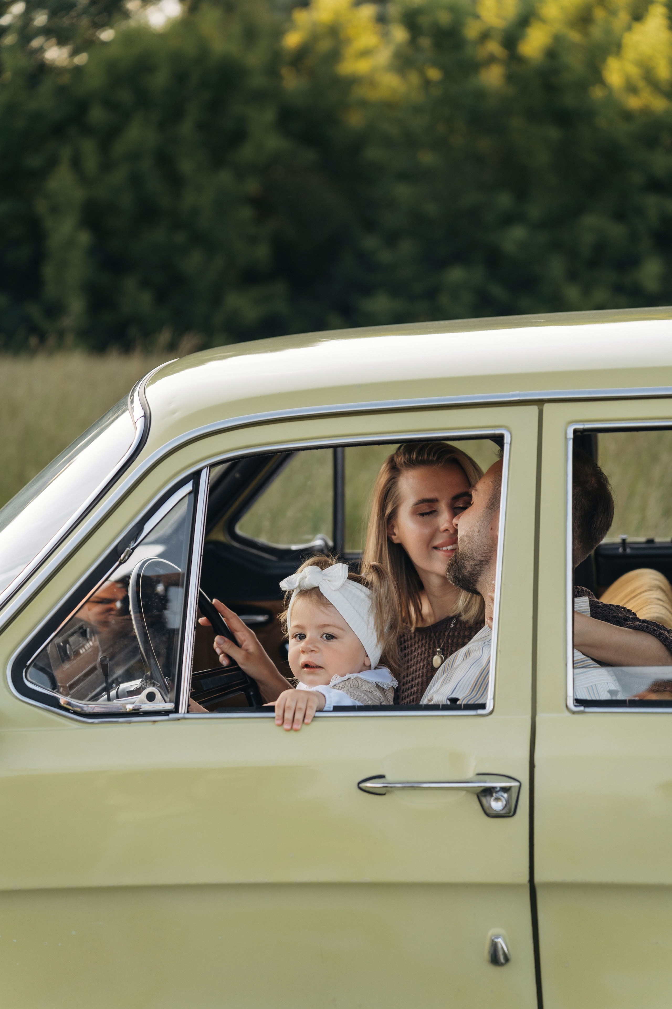 На машине загород. Ваш фотограф Вика Артемова