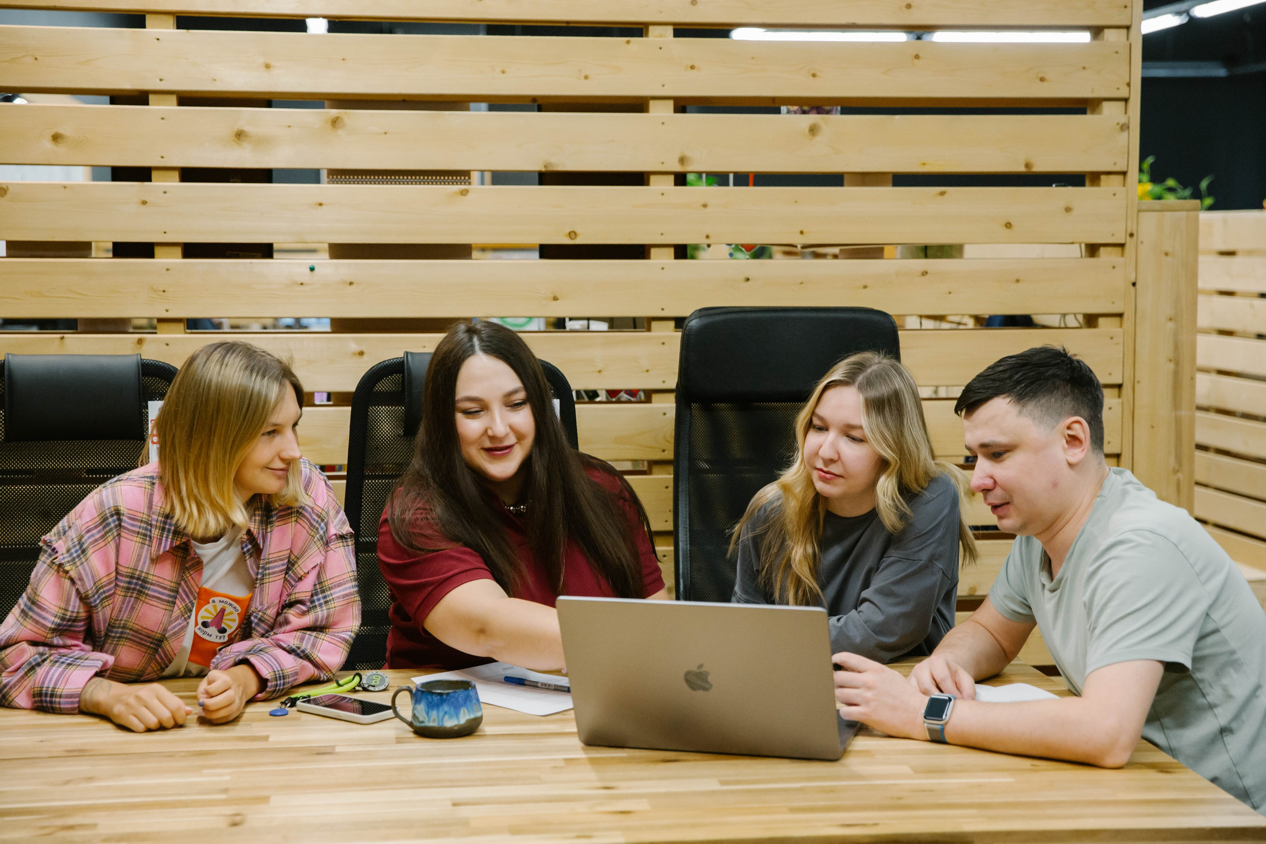 Офисный вайб. Фотоархив giper.fm