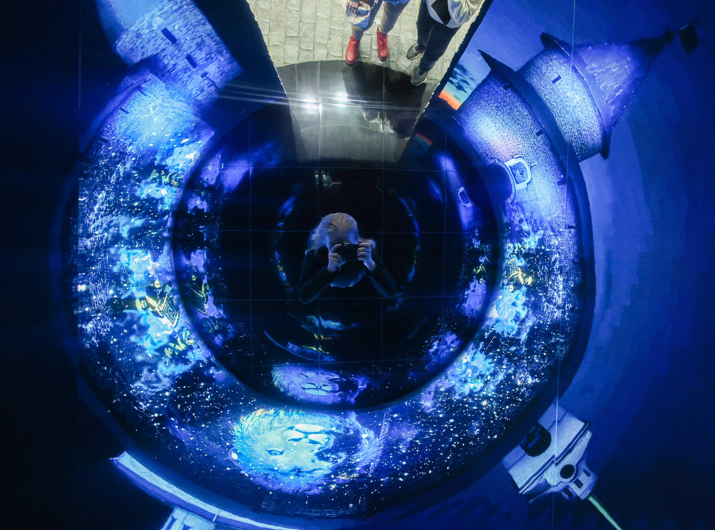 Выставка «Россия». Репортажный, архитектурный, театральный и файн-арт фотограф Лена Мельникова в Москве