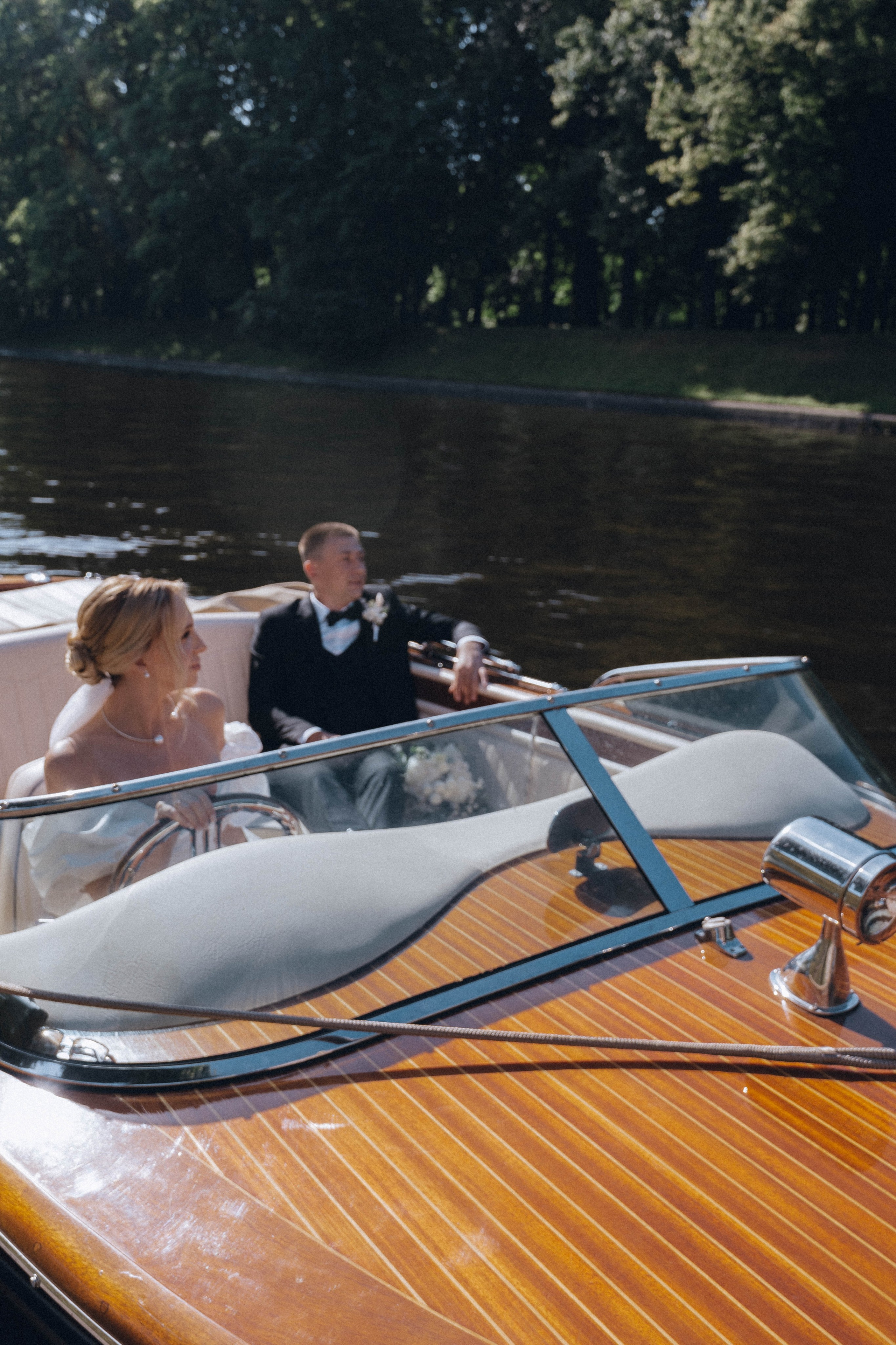 СВАДЕНБНАЯ СЬЕМКА НА КАТЕРЕ ПО КАНАЛАМ САНКТ-ПЕТЕРБУРГА И В АКВАТОРИИ НЕВЫ. Профессиональный фотограф, Санкт-Петербург — Виктория Богомолова