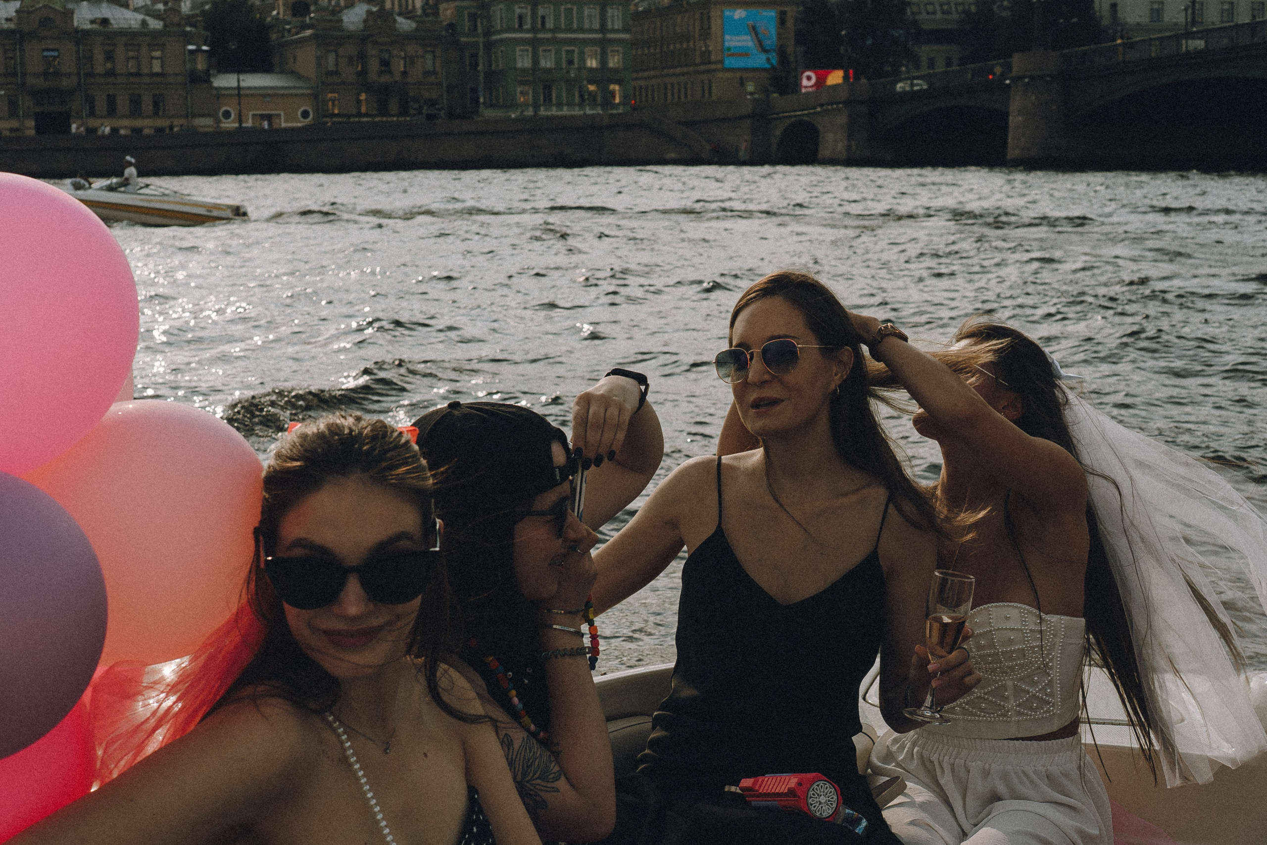 ДЕВИЧНИК НА КАТЕРЕ. Профессиональный фотограф, Санкт-Петербург — Виктория Богомолова