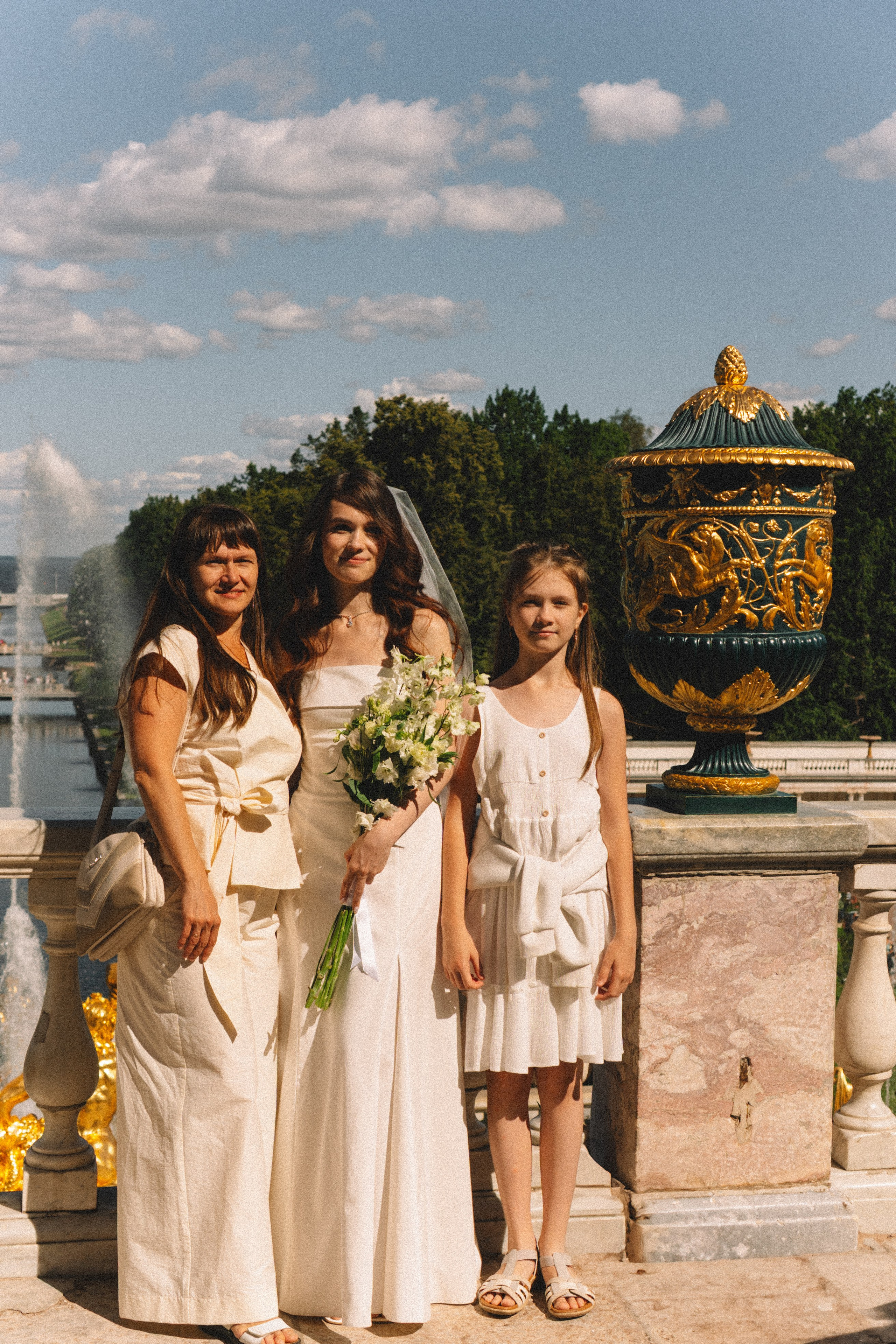 СВАДЕБНАЯ СЬЕМКА В ПЕТЕРГОФЕ И СЬЕМКА РЕПОРТАЖА В ЗАГСЕ ПЕТЕРГОФА. Профессиональный фотограф, Санкт-Петербург — Виктория Богомолова