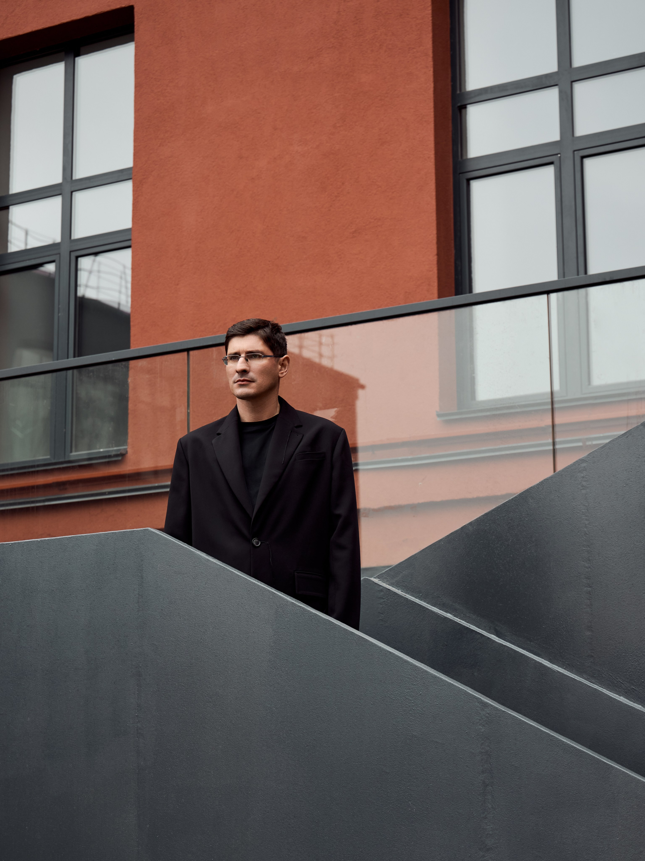 Андрей Саносян. Октябрь'25. Журнал Собака.ru. Профессиональный фотограф Федотова Арина