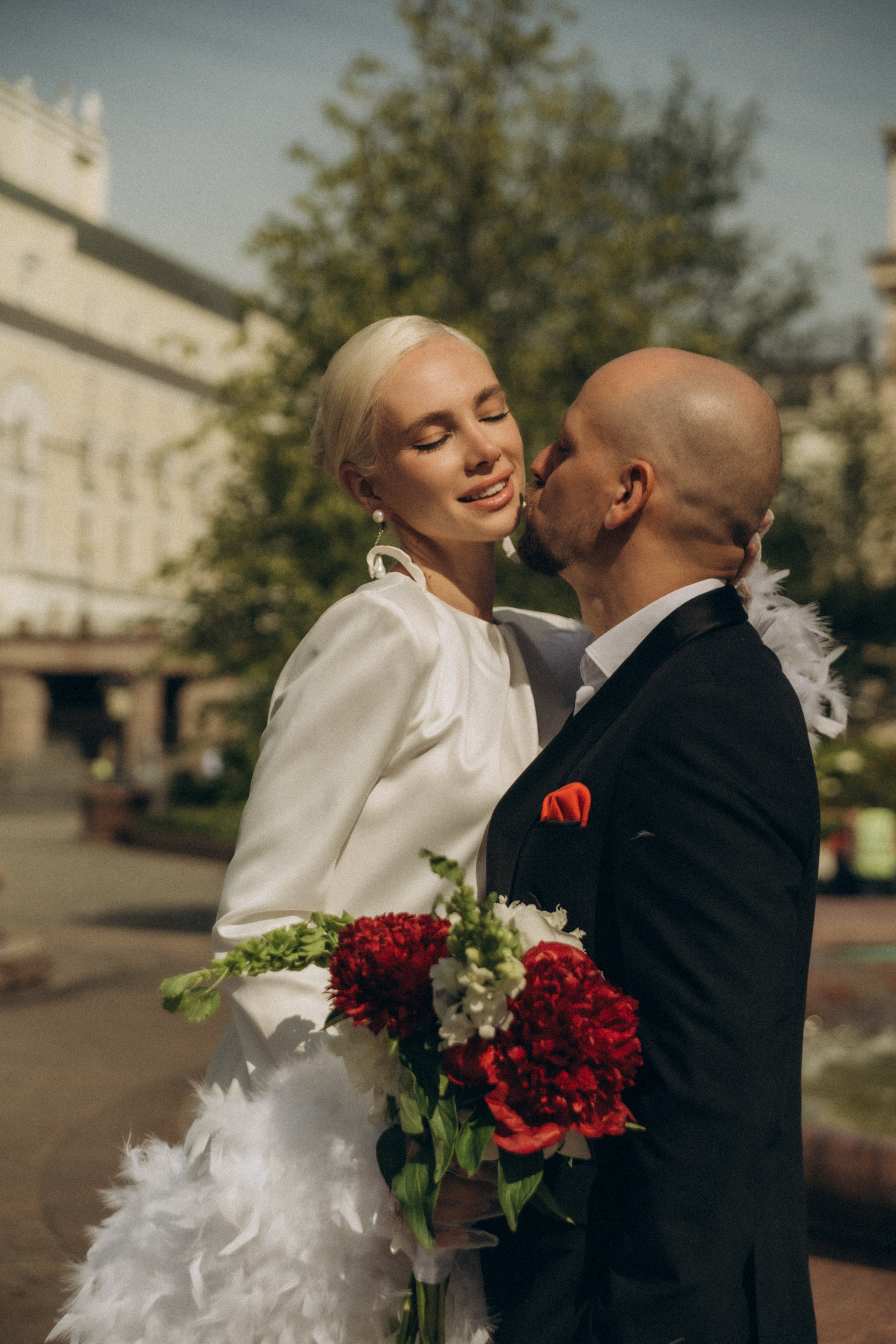 Прогулка у Большого театра. Гаврилова Настя семейный фотограф lifestyle в Москве