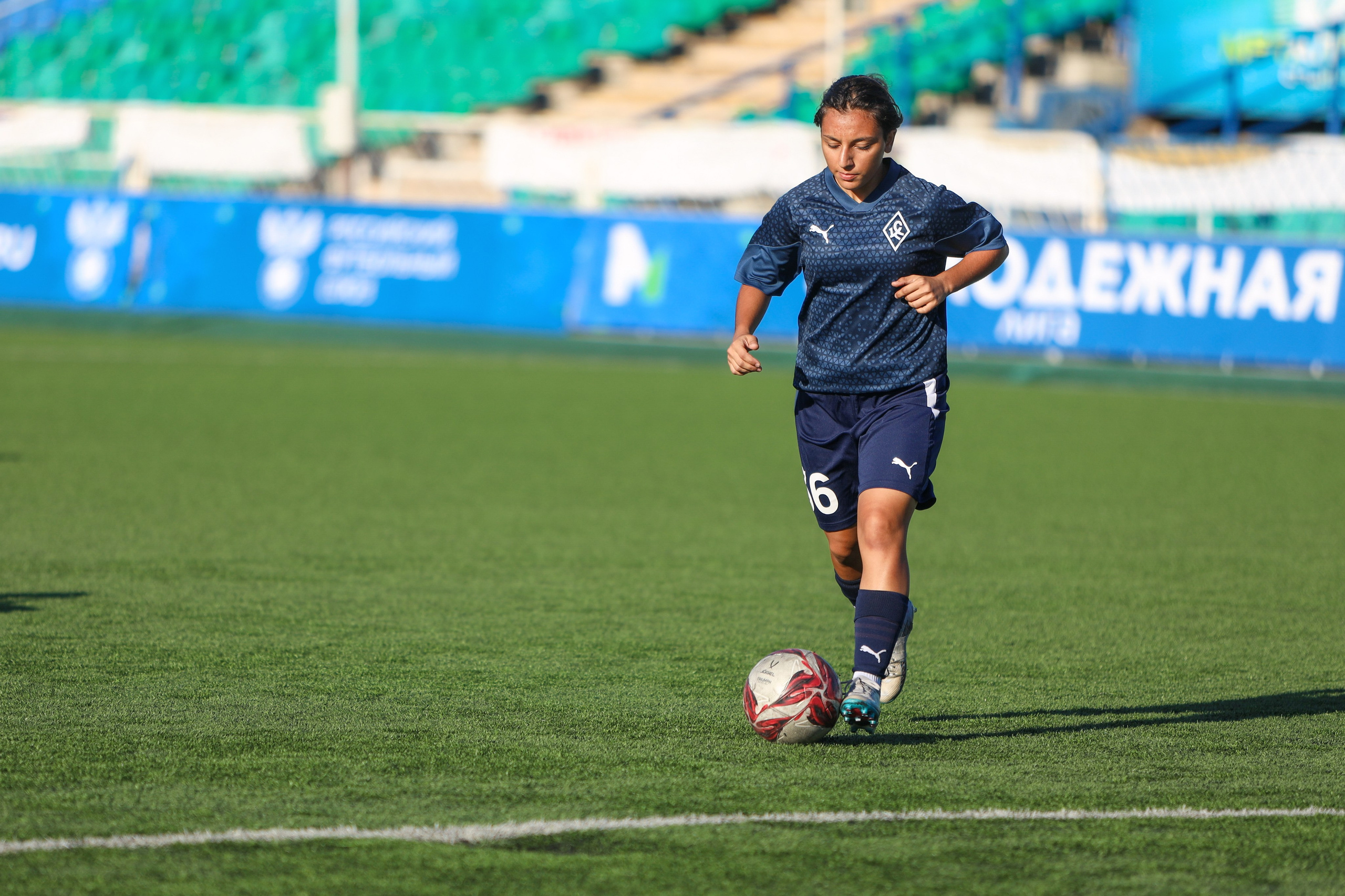 Крылья Советов — Мастер-Сатурн. Молодежная лига по футболу среди женских команд. Спортивный фотограф в Самаре