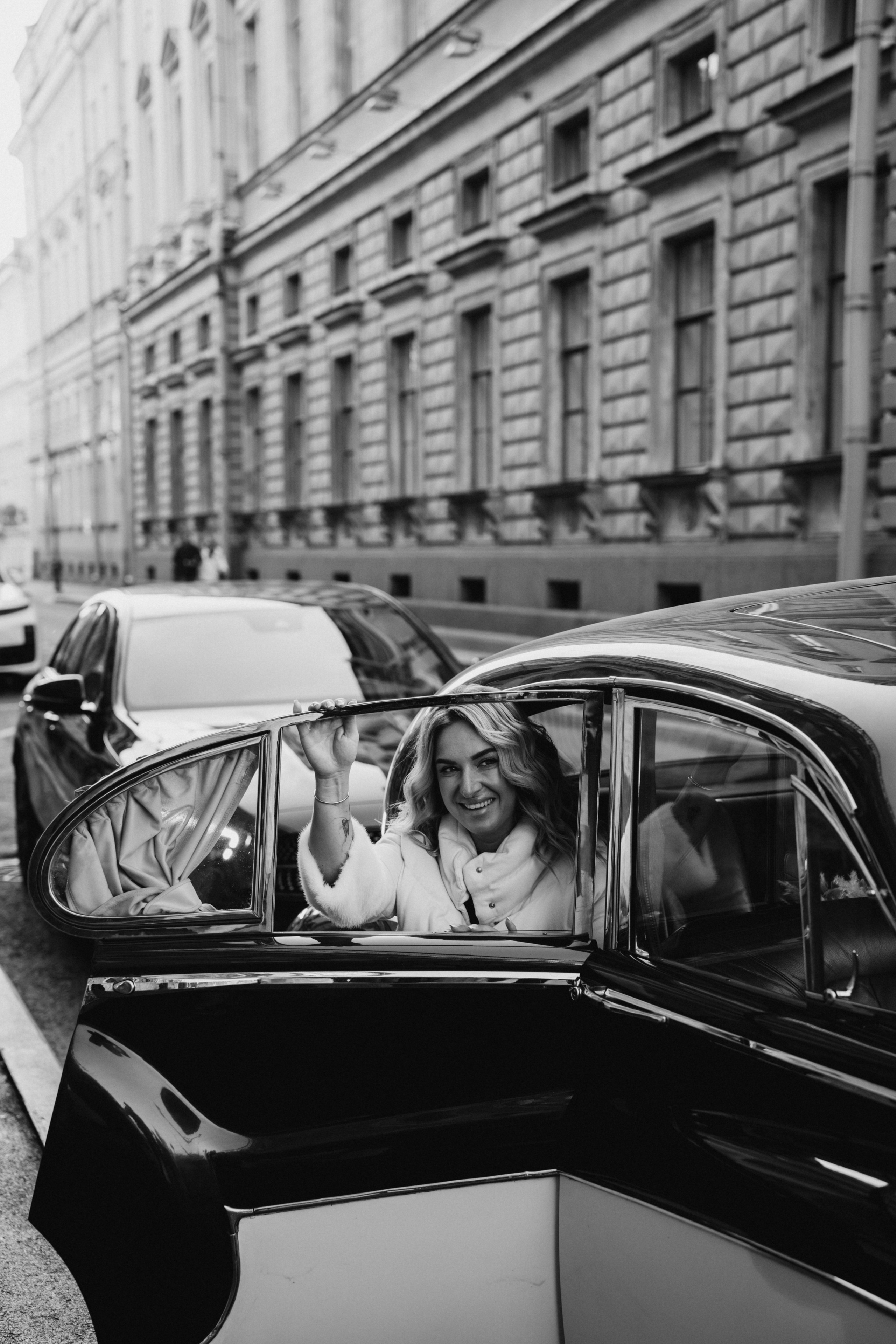 Профессиональный свадебный фотограф в Москве — создание уникальных и трогательных свадебных историй в фотографиях.