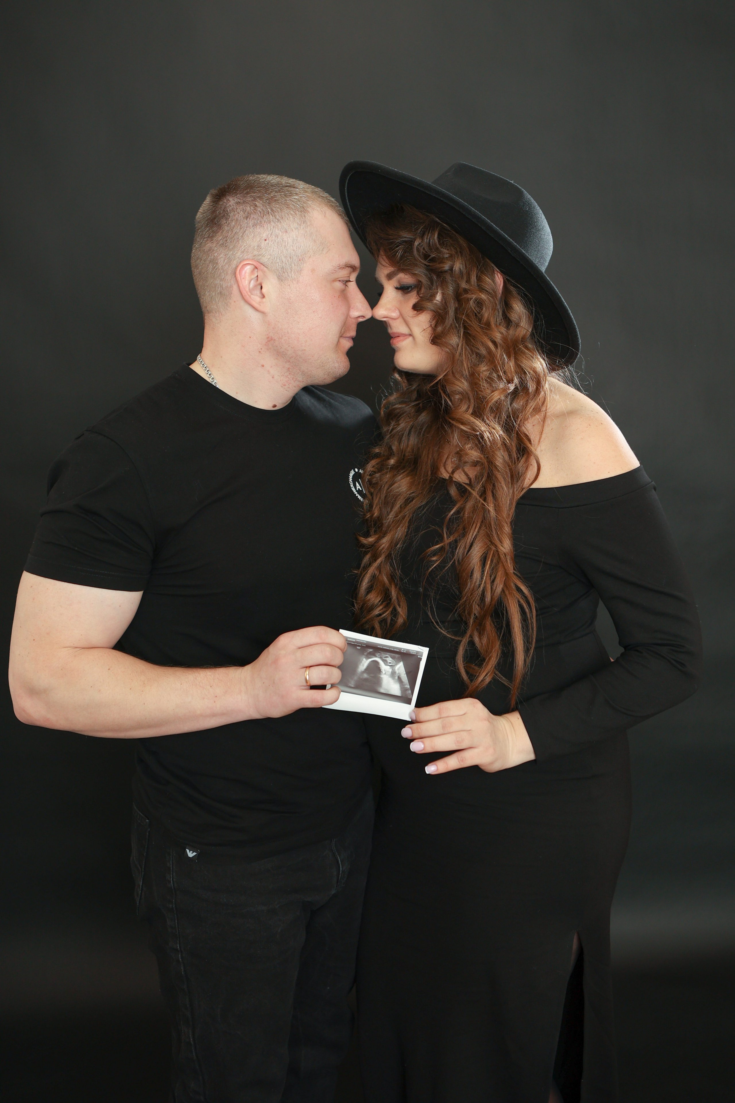 Фото с родителями на однотонных фонах. Фотограф новорожденных. Детский и семейный фотограф Марьяна Юдина