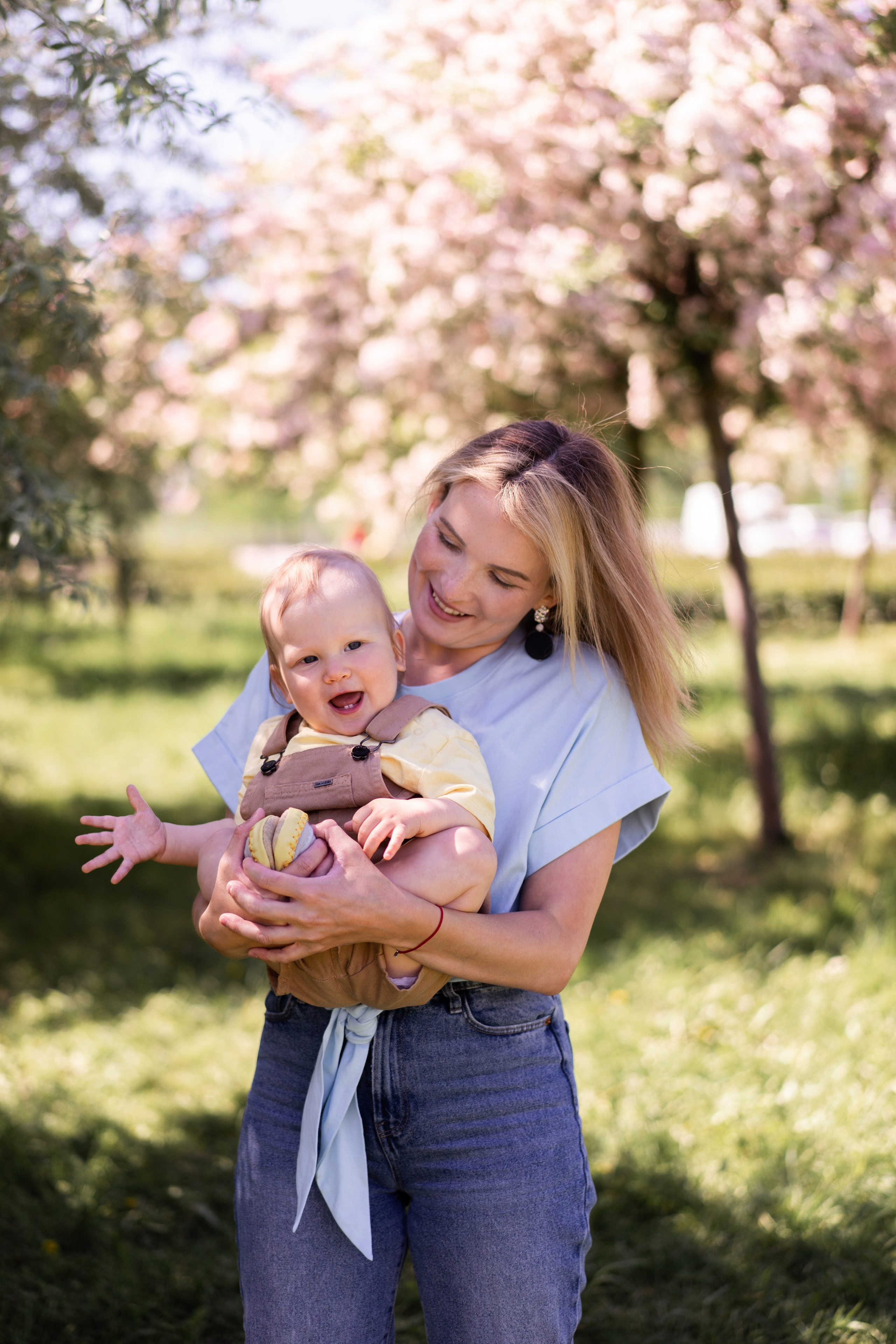 Прогулка в яблоневом саду. Семейный и детский фотограф в Санкт-Петербурге Дарина Герчиу