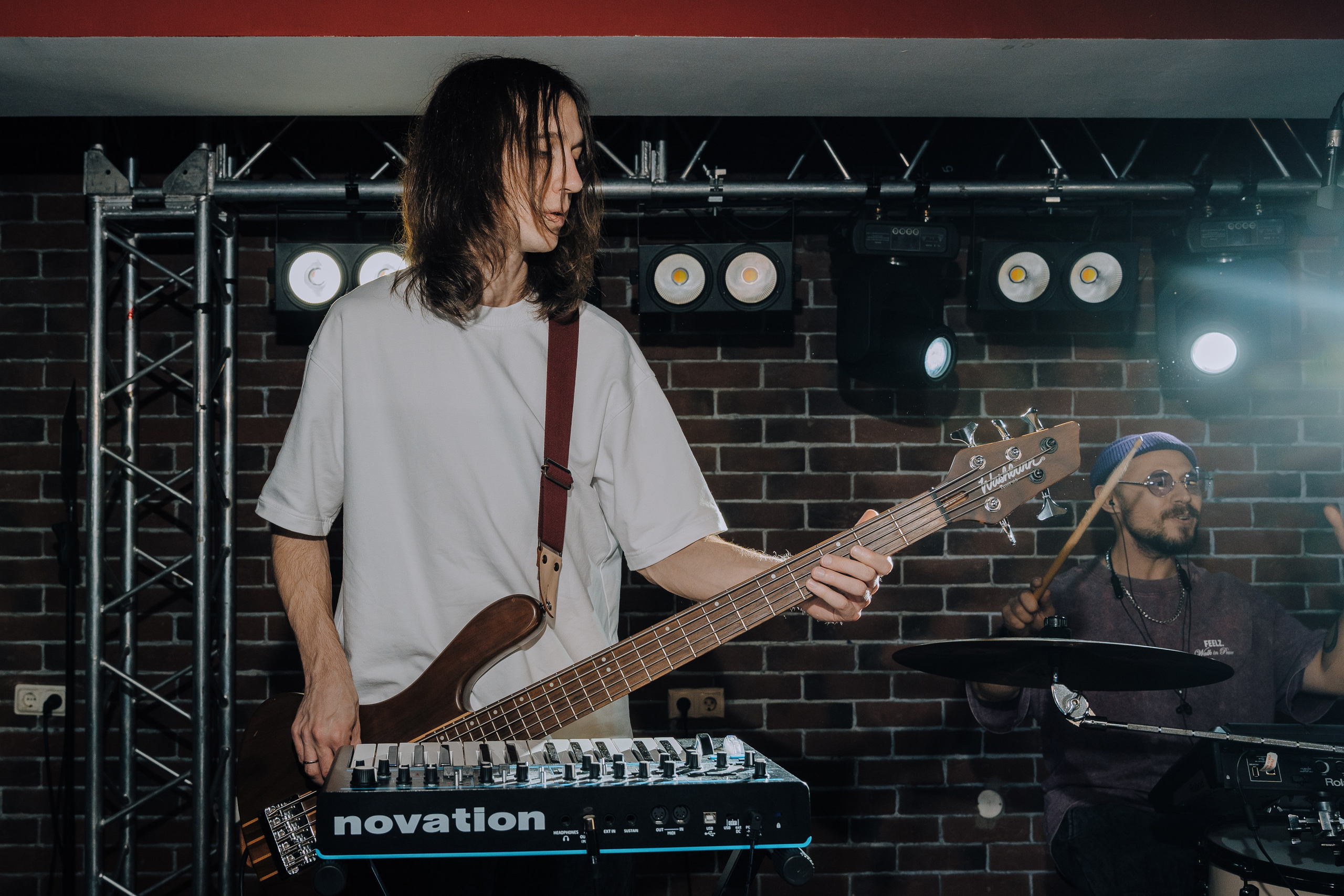 20 ЛЕТ МЕГАПОЛИС ЧЕЛЯБИНСК ХЕДЛАЙНЕР ЕЛКА. Репортажный фотограф Зуев Роман г. Челябинск