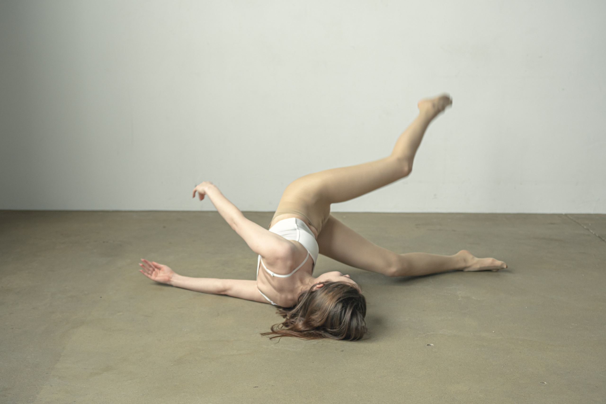 Risking balance. Art photographer Romanda Che