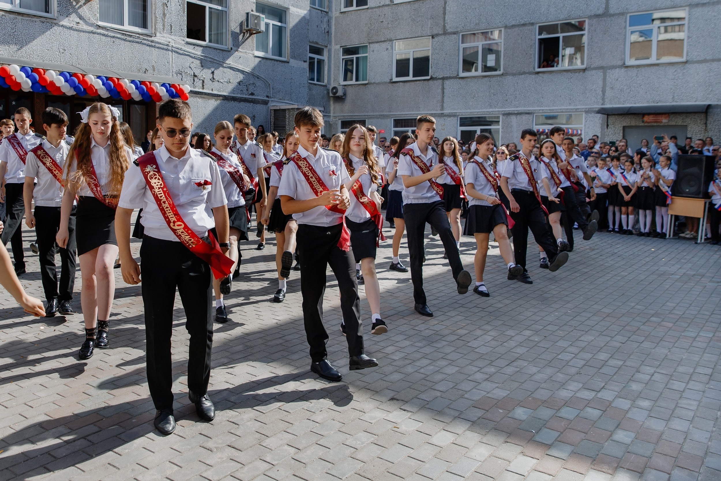 9 класс 33 школа. Выпускные альбомы Натальи Бутко: Новороссийск, Анапа, Геленджик