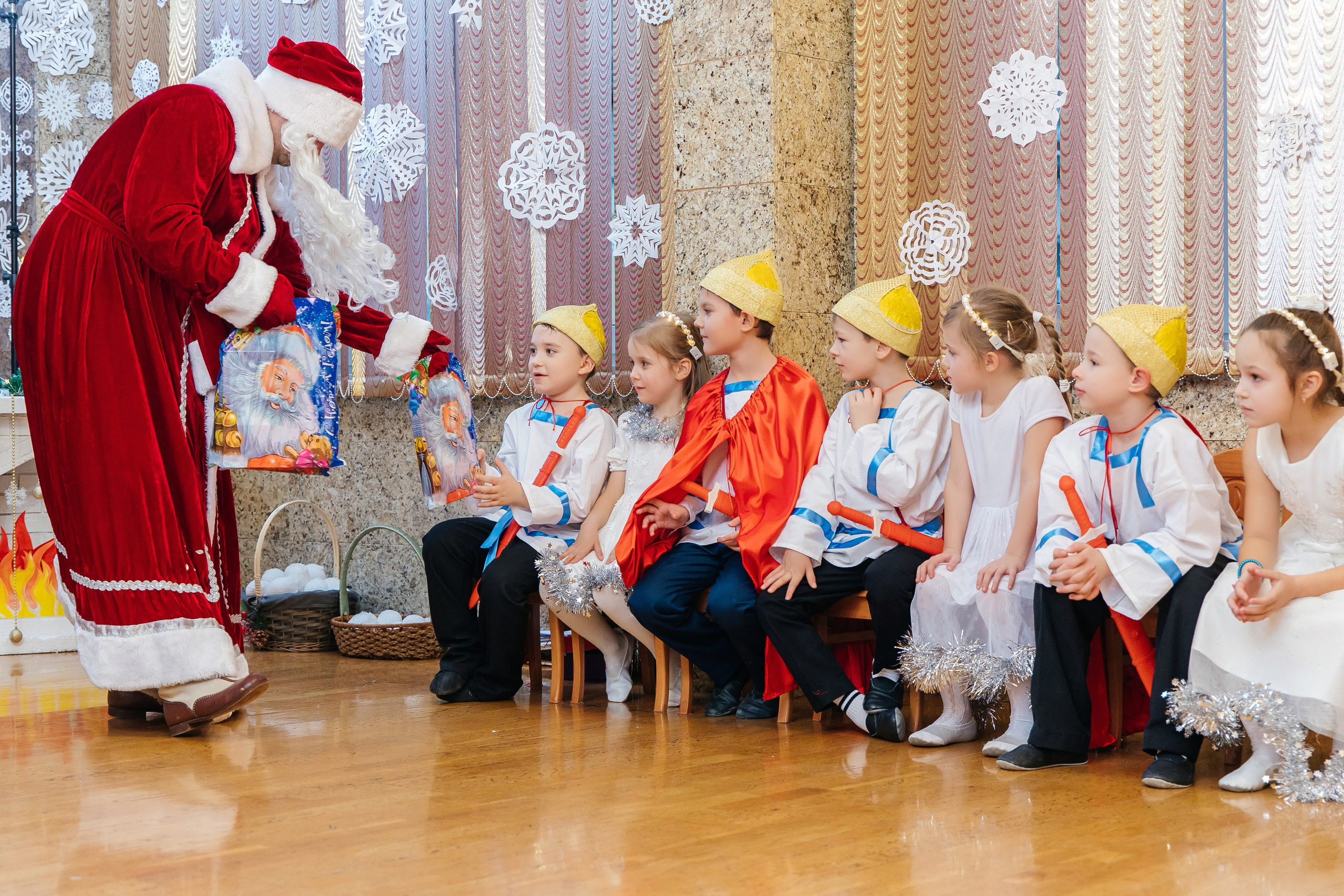 Детский сад № 93 — Утренник (20.12.2024). Свадебный и семейный фотограф Крамар Наталья