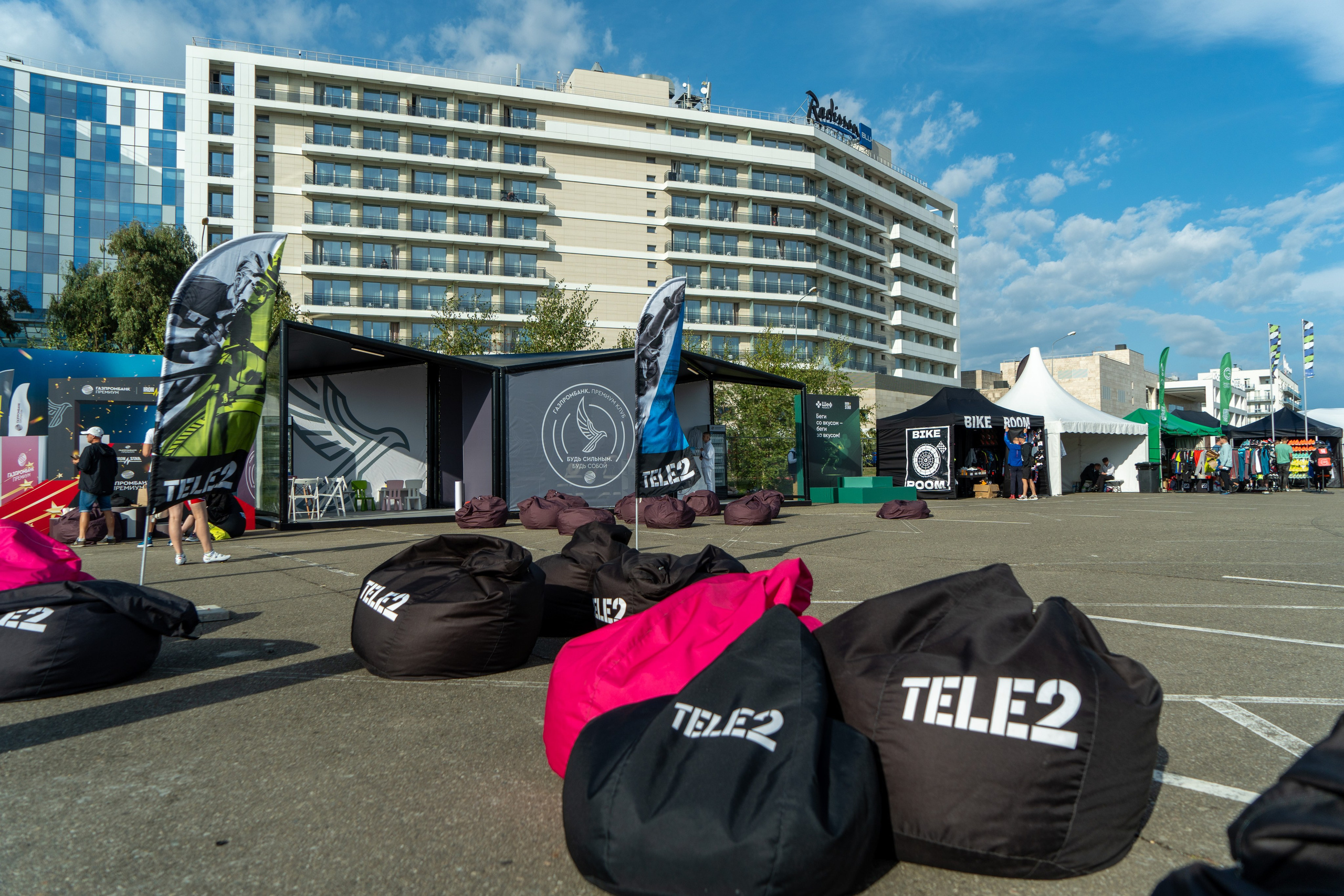 Фотоотчет партнерской интеграции для компании TELE2 на фестивале Ironstar. Репортажный фотограф в Красной Поляне и Сочи Павлюченко Екатерина