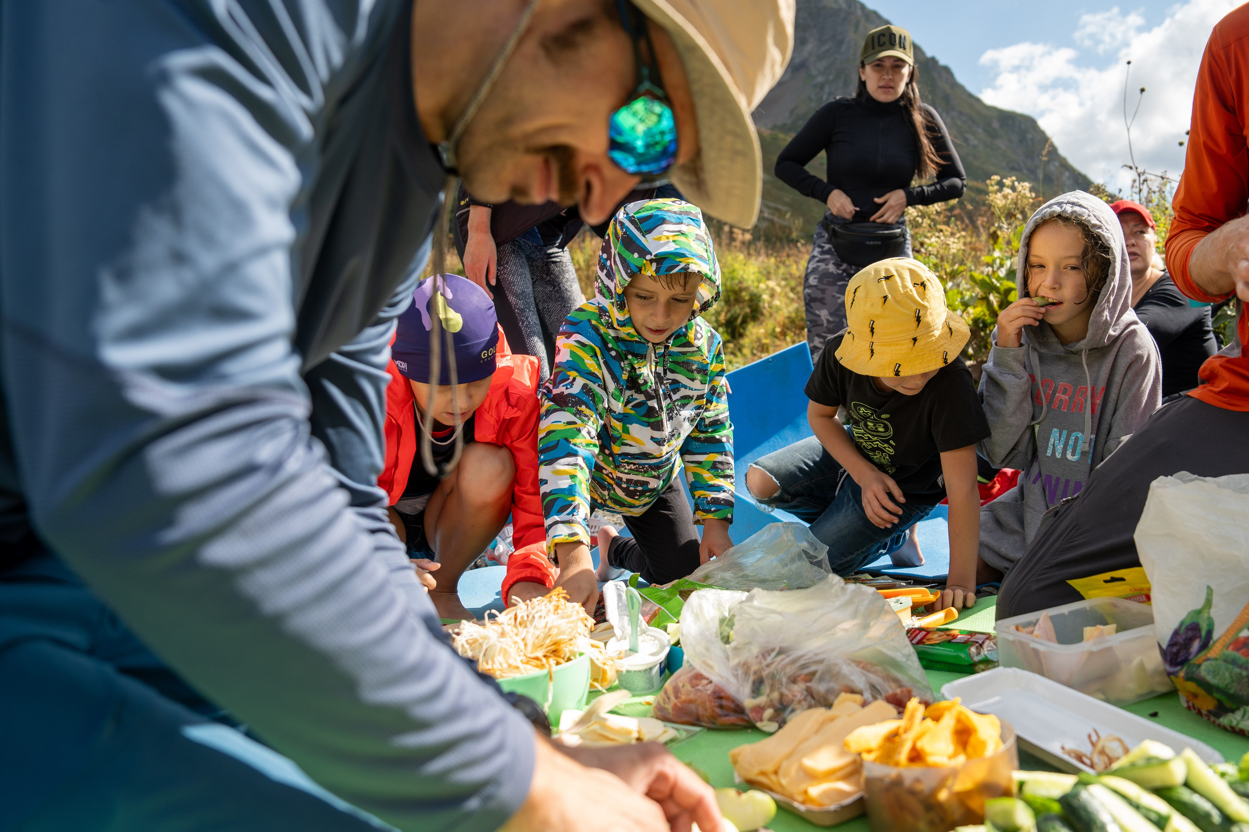 Поход для профсоюза курорта «Газпром Поляна» на Бзерпинский карниз. Репортажный фотограф в Красной Поляне и Сочи Павлюченко Екатерина