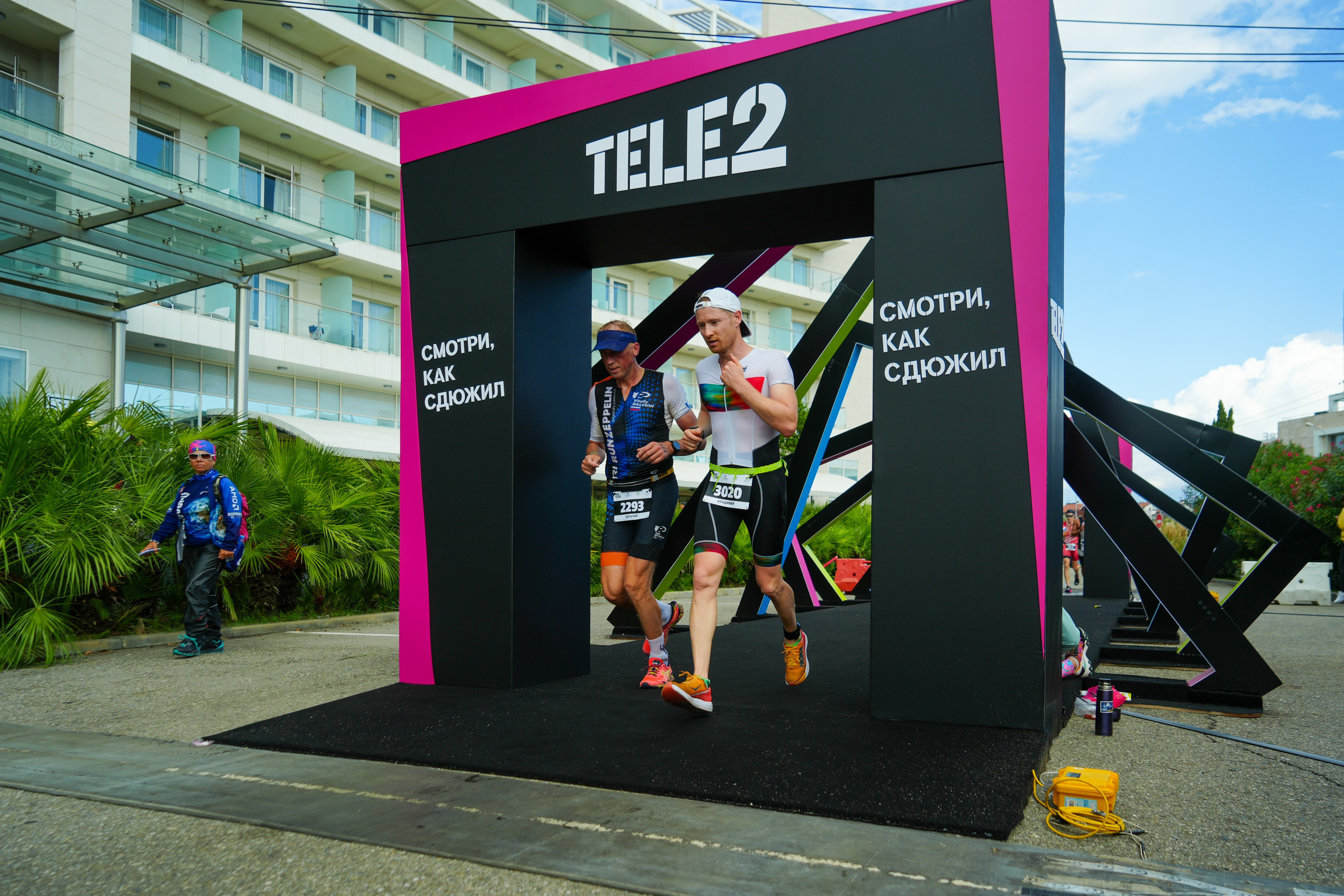 Фотоотчет партнерской интеграции для компании TELE2 на фестивале Ironstar. Репортажный фотограф в Красной Поляне и Сочи Павлюченко Екатерина