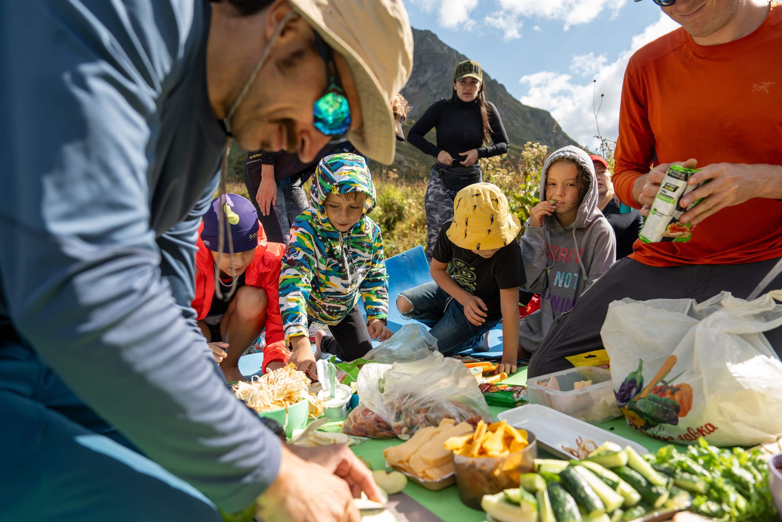 Поход для профсоюза курорта «Газпром Поляна» на Бзерпинский карниз. Репортажный фотограф в Красной Поляне и Сочи Павлюченко Екатерина