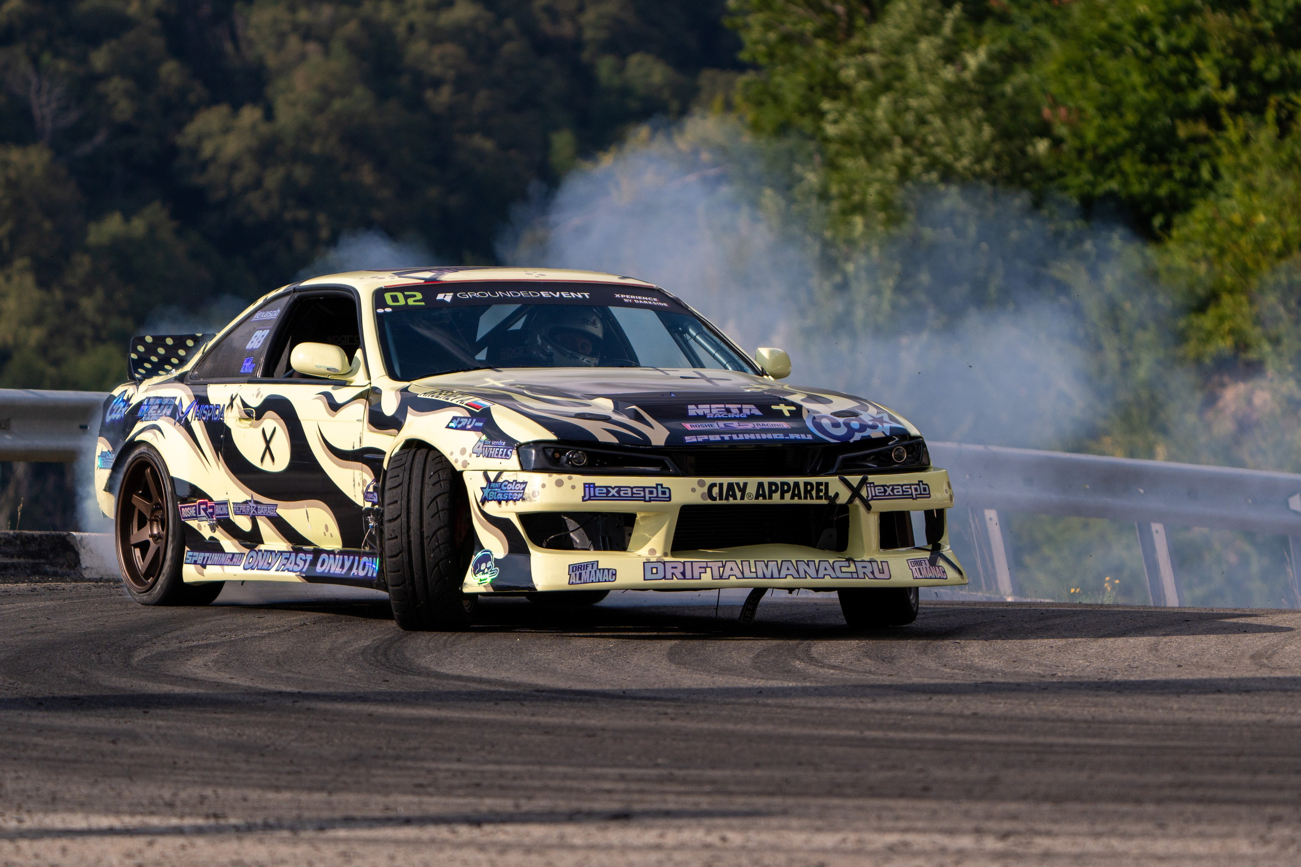 Фотоотчет партнеской интеграции для сети «Пятерочка» на фестивале «Grounded». Репортажный фотограф в Красной Поляне и Сочи Павлюченко Екатерина