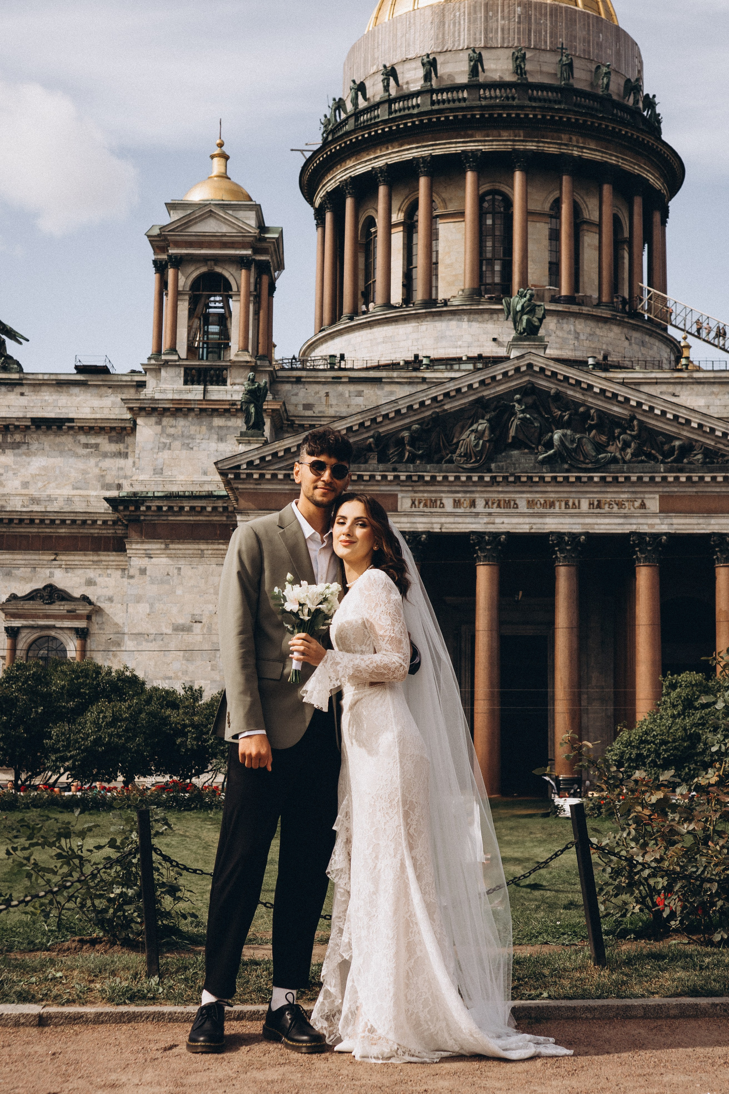СВАДЕБНАЯ ПРОГУЛКА ВОЗЕ ИСАИКЕВСКОГО СОБОРА АСТОРИИ И ЗАКОНОДАЛЕТНОГО СОБРАНИЯ. Профессиональный фотограф, Санкт-Петербург — Виктория Богомолова