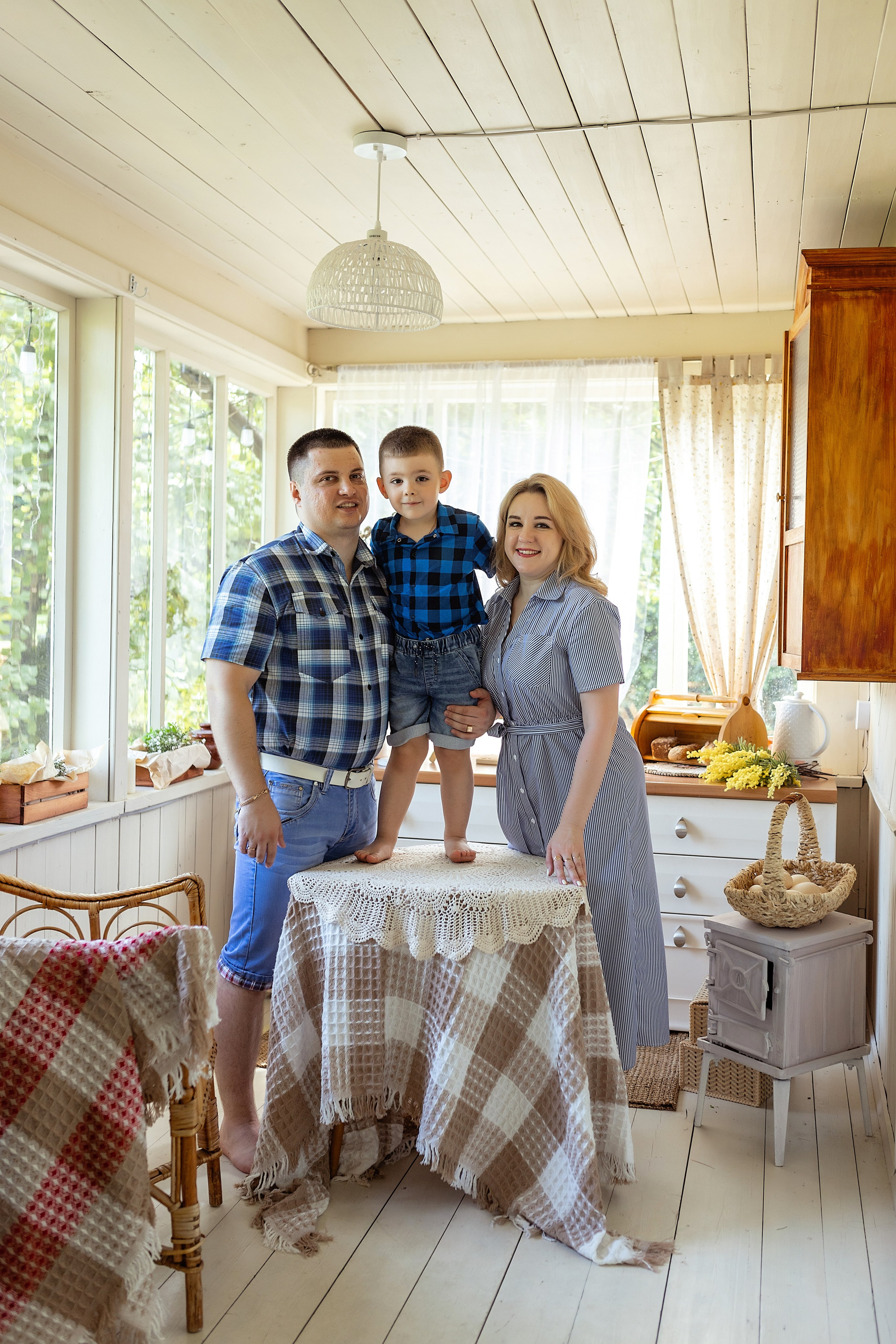 Семейная фотосессия на фотодаче в Купавне. Фотограф в Железнодорожном и Балашихе