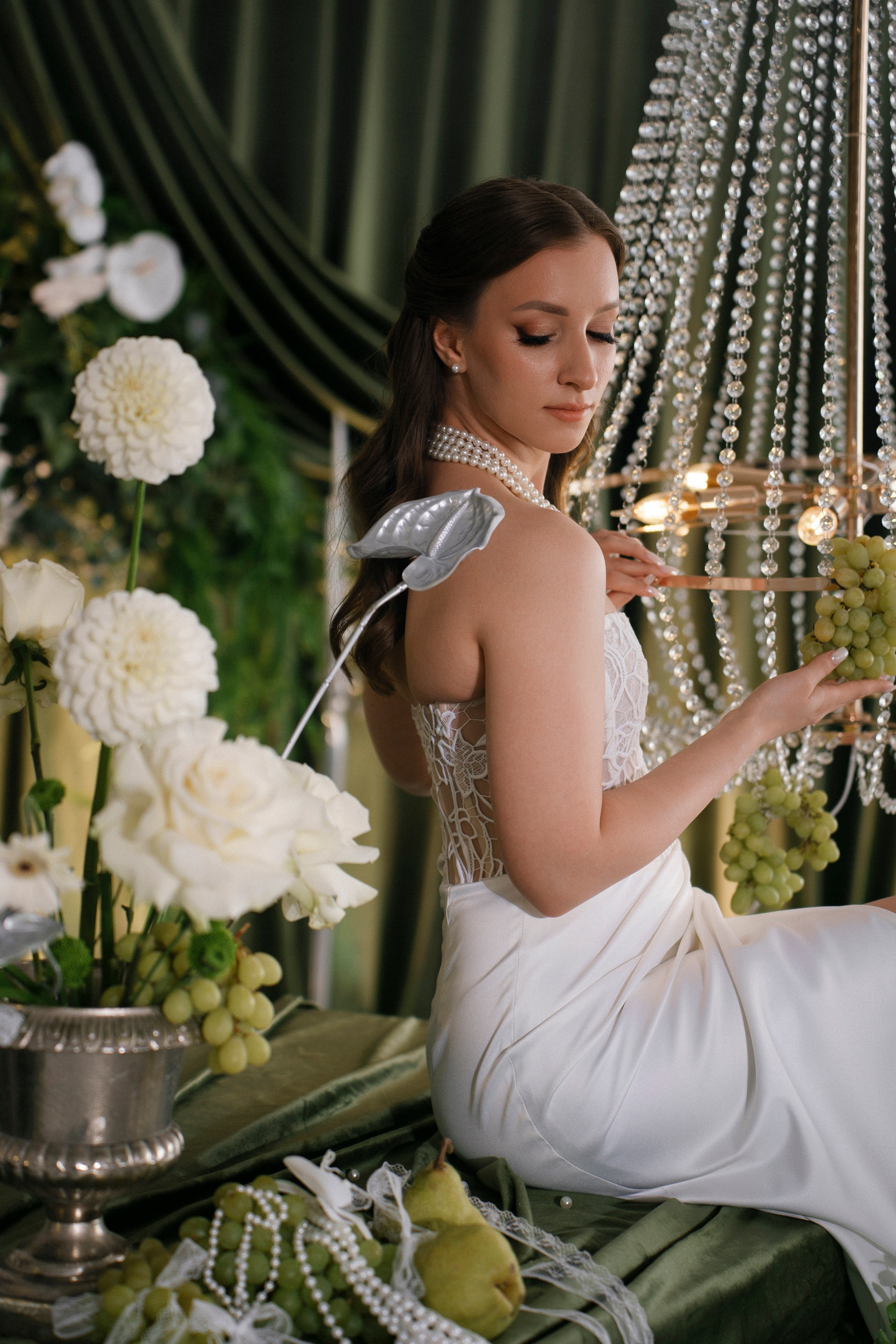 "Свадебная фотосессия в Пензе: Декор в банкетном зале Зимний сад".